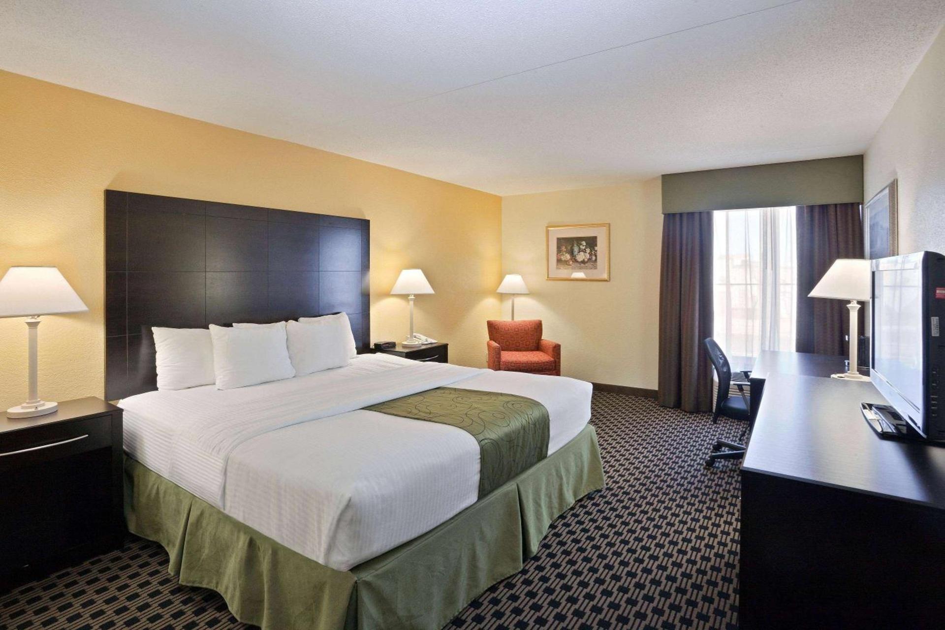 La Quinta by Wyndham Salina photo 50