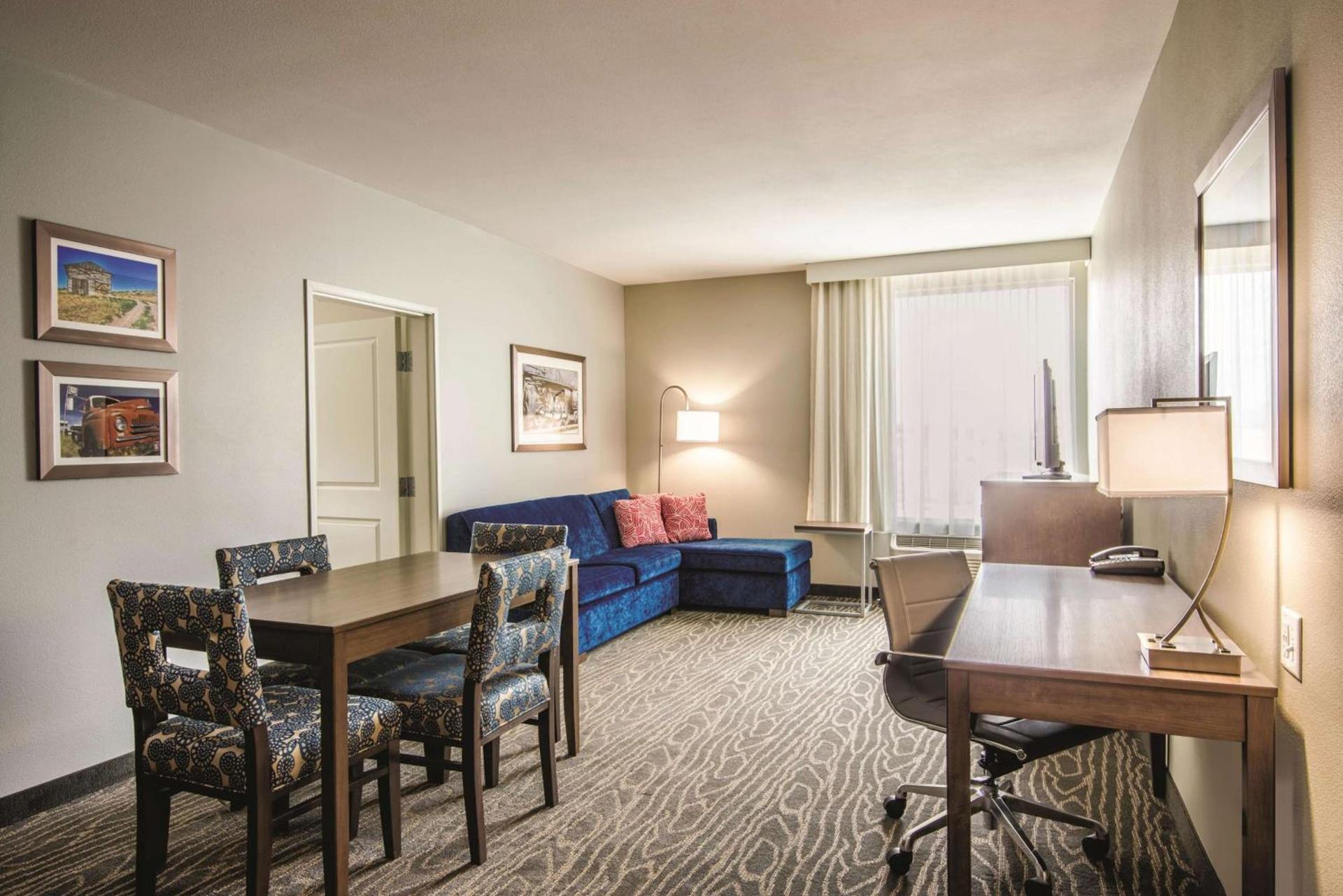 La Quinta by Wyndham Kingman photo 31