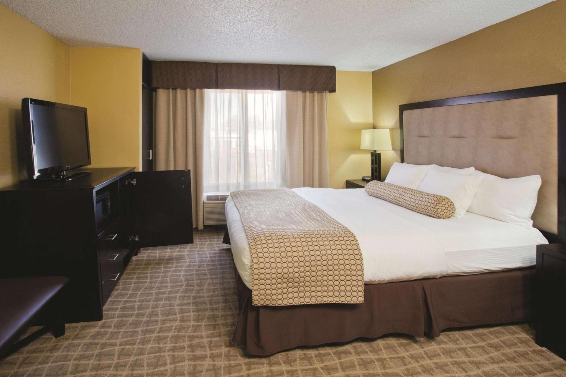 La Quinta by Wyndham Hot Springs photo 15