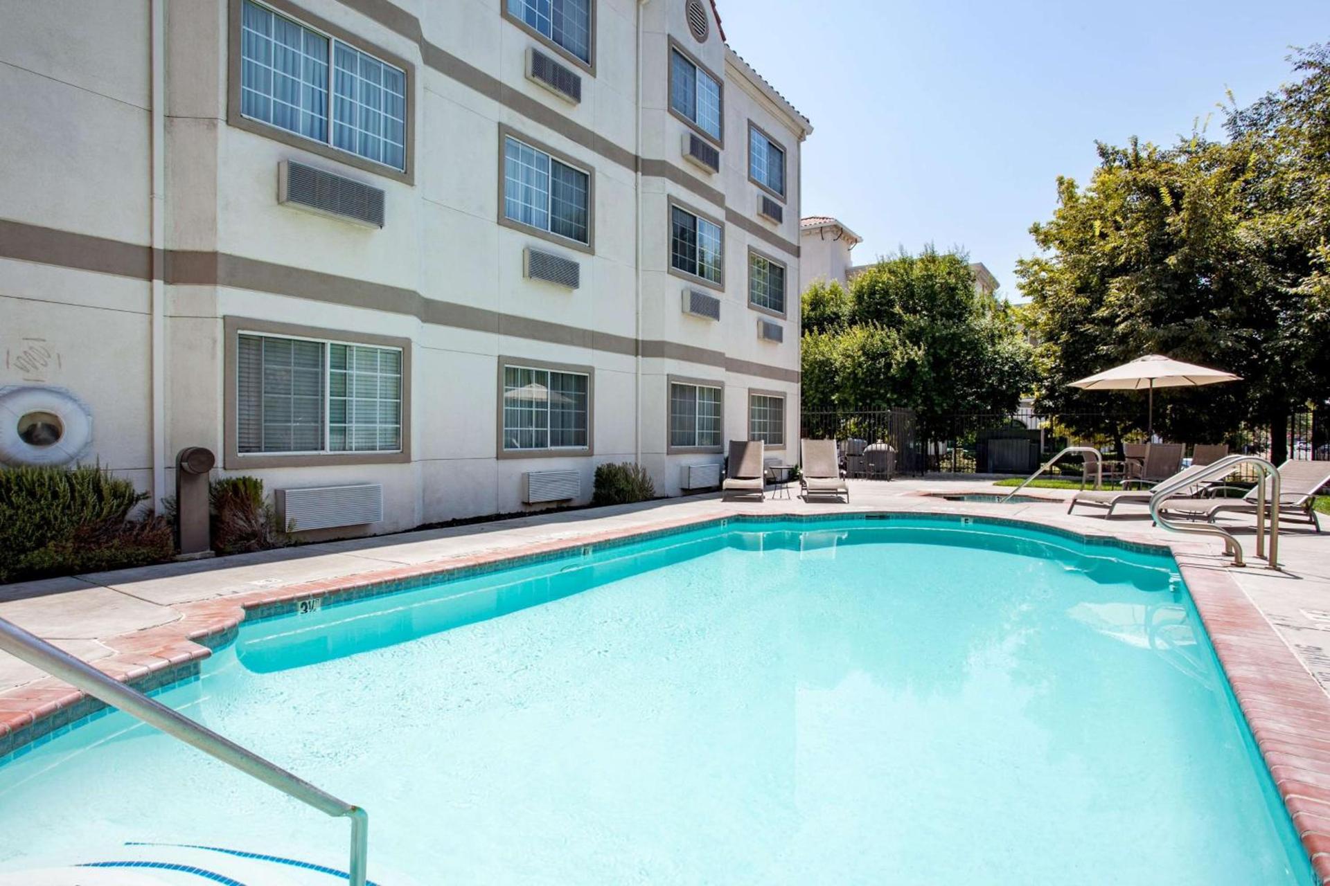 La Quinta by Wyndham Davis photo 19