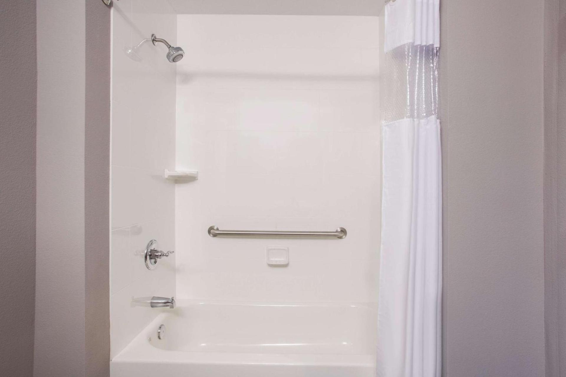 La Quinta by Wyndham Cullman photo 14