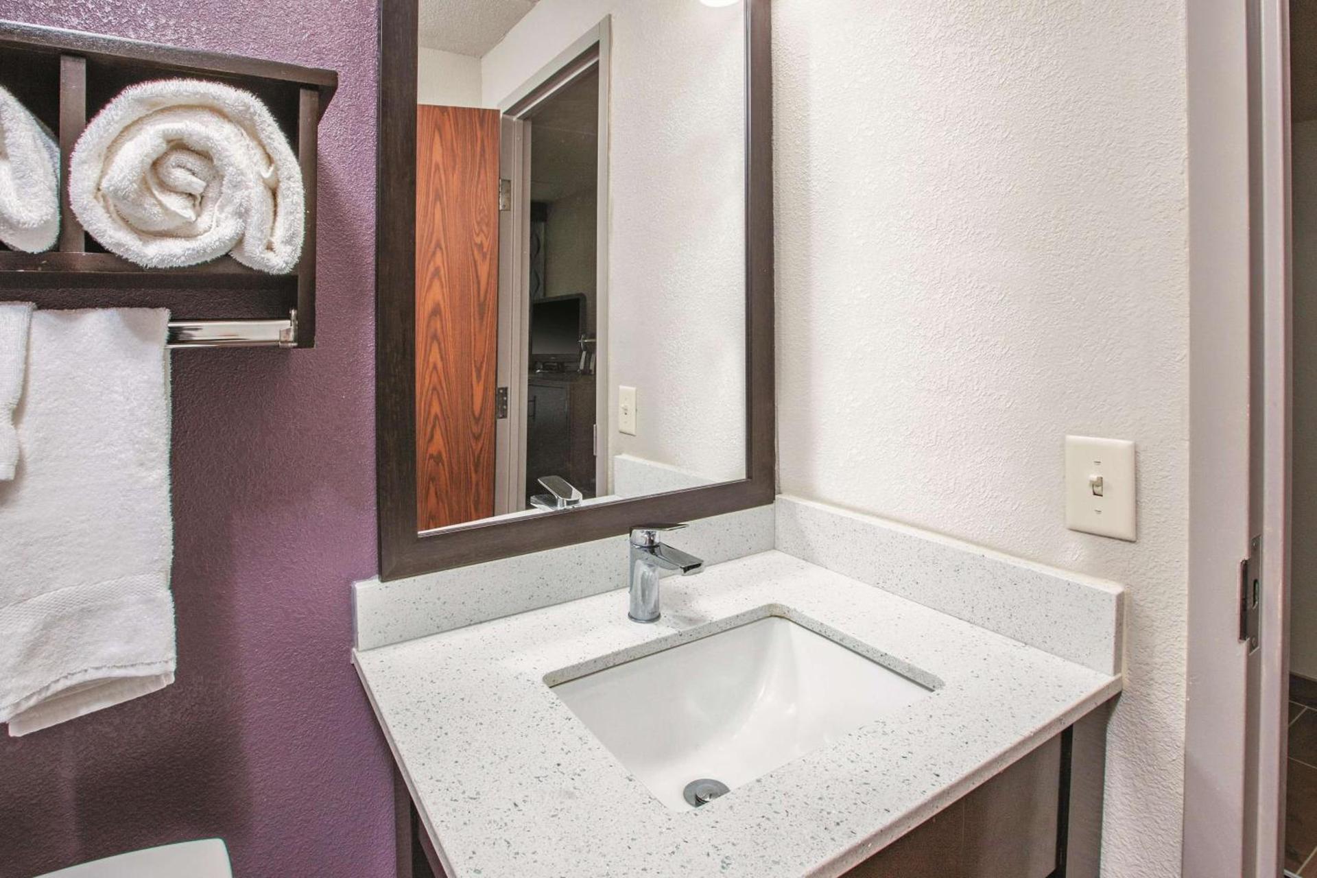 La Quinta by Wyndham Sturbridge photo 11
