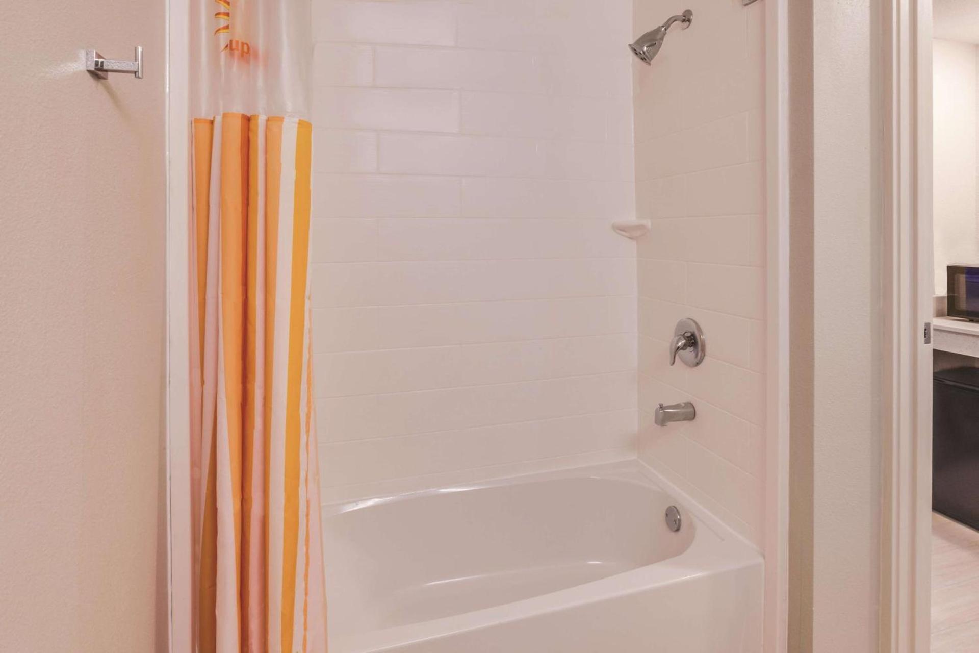 La Quinta by Wyndham Philadelphia Airport photo 21