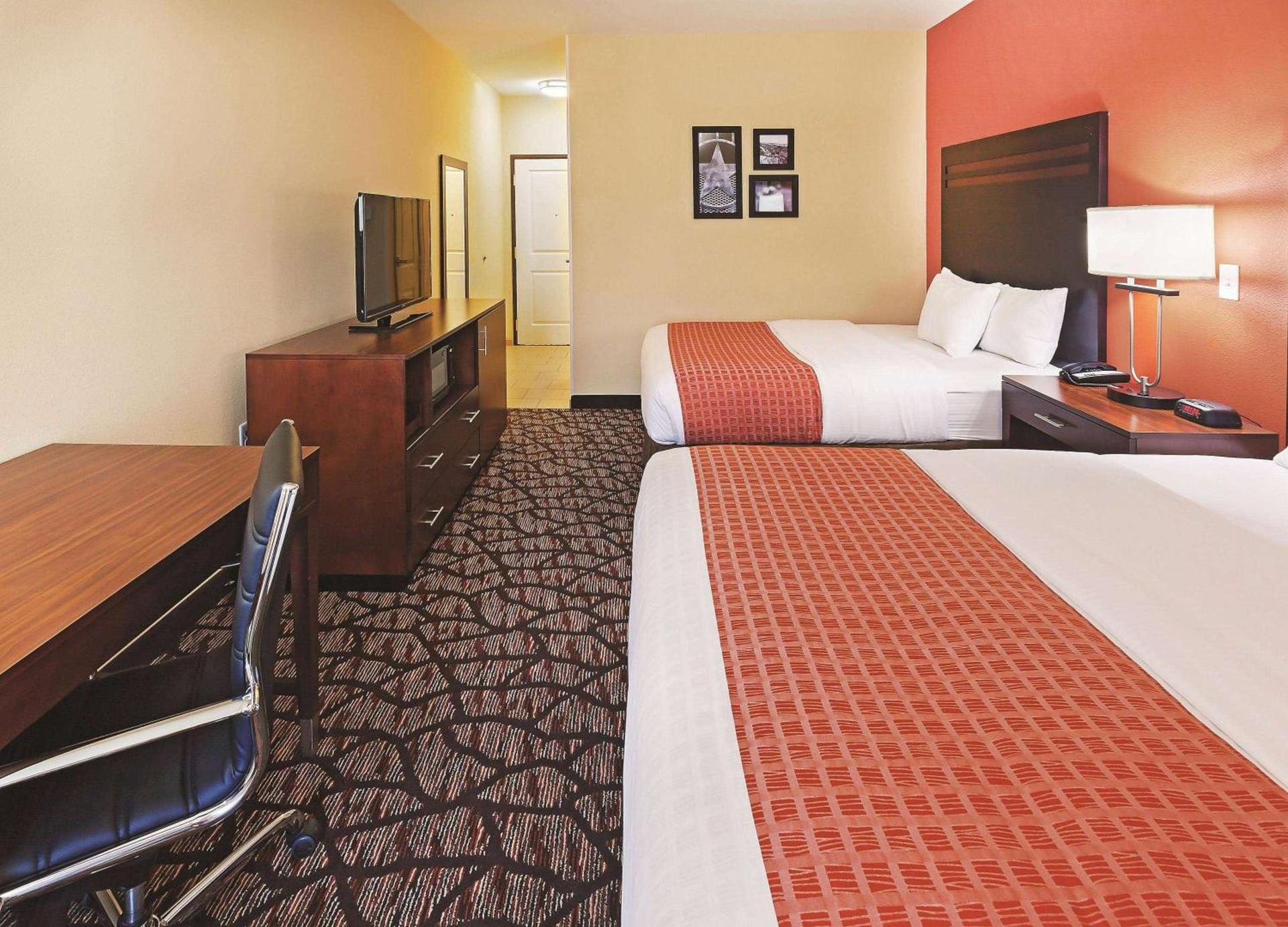 La Quinta by Wyndham Pecos photo 34