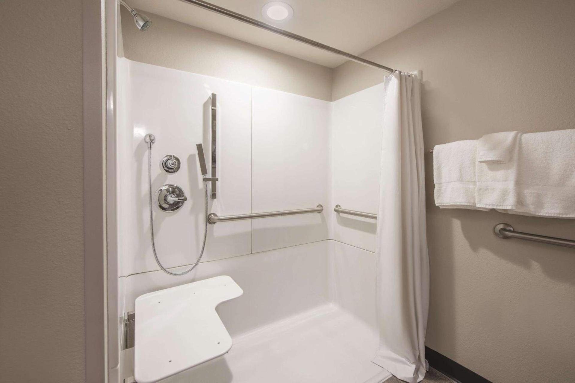 La Quinta by Wyndham Effingham photo 22