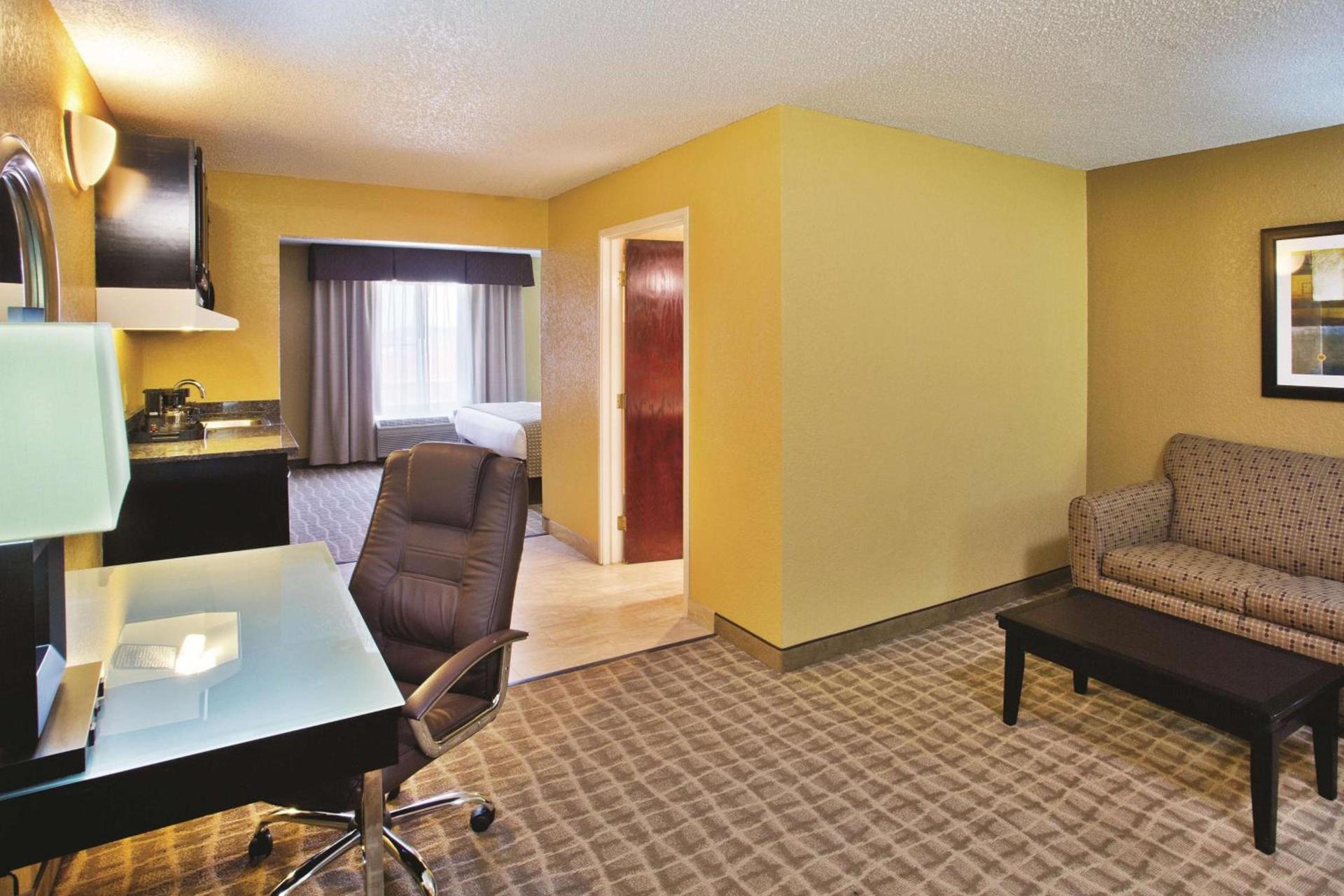 La Quinta by Wyndham Hot Springs photo 32