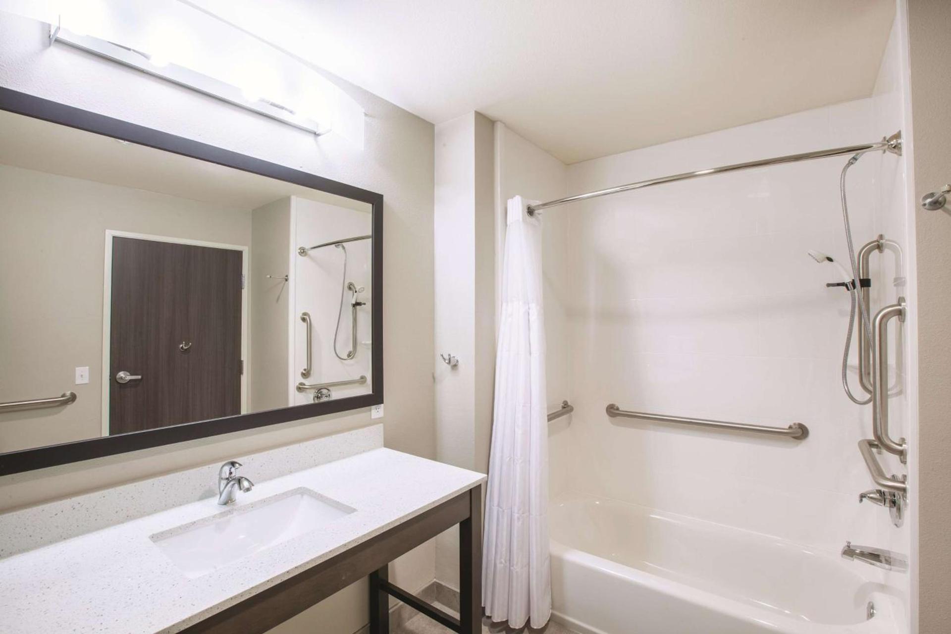 La Quinta by Wyndham Tulsa Broken Arrow photo 30