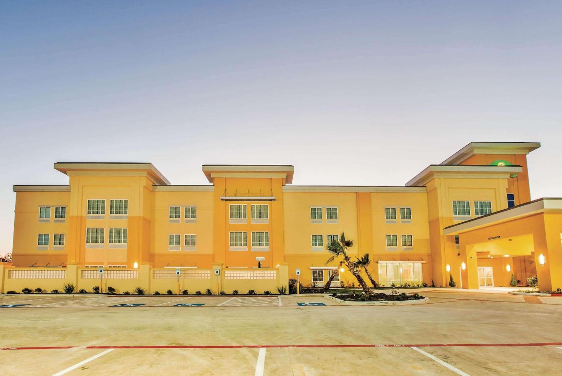 La Quinta by Wyndham Cotulla photo 3