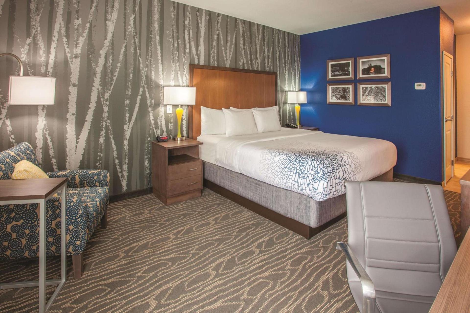 La Quinta by Wyndham Duluth photo 13