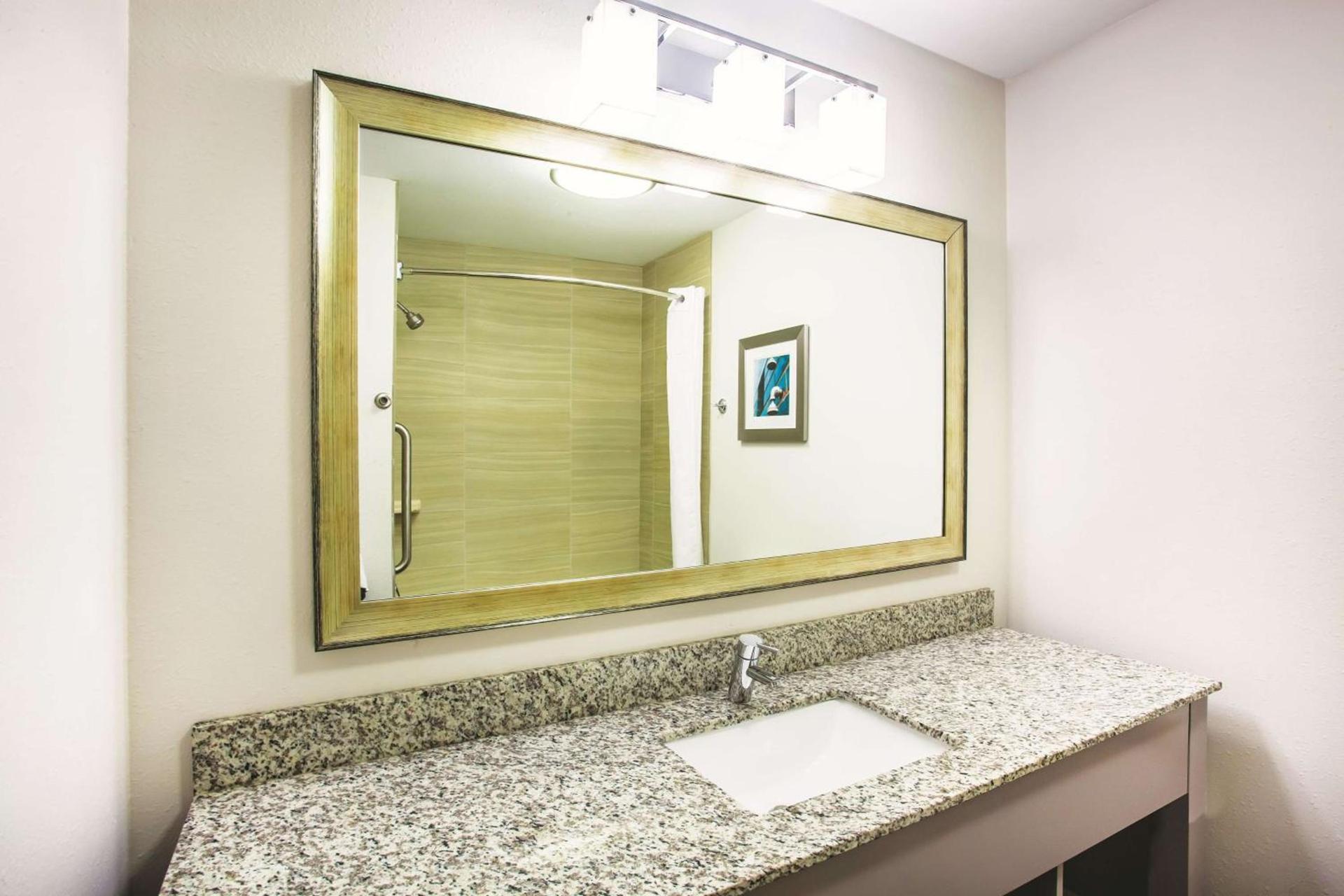 La Quinta by Wyndham St. Paul-Woodbury photo 29