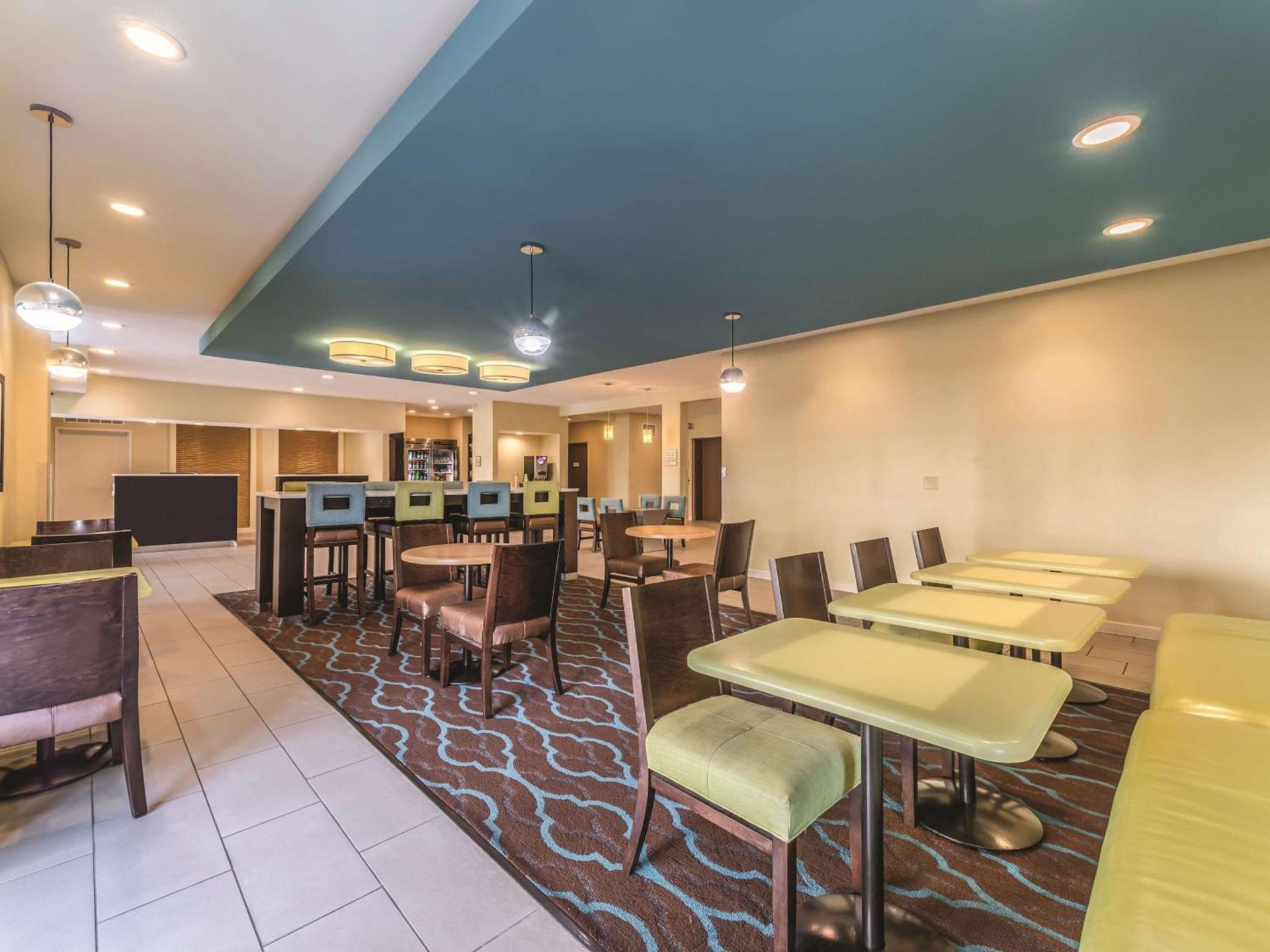 La Quinta by Wyndham Collinsville - St. Louis photo 19