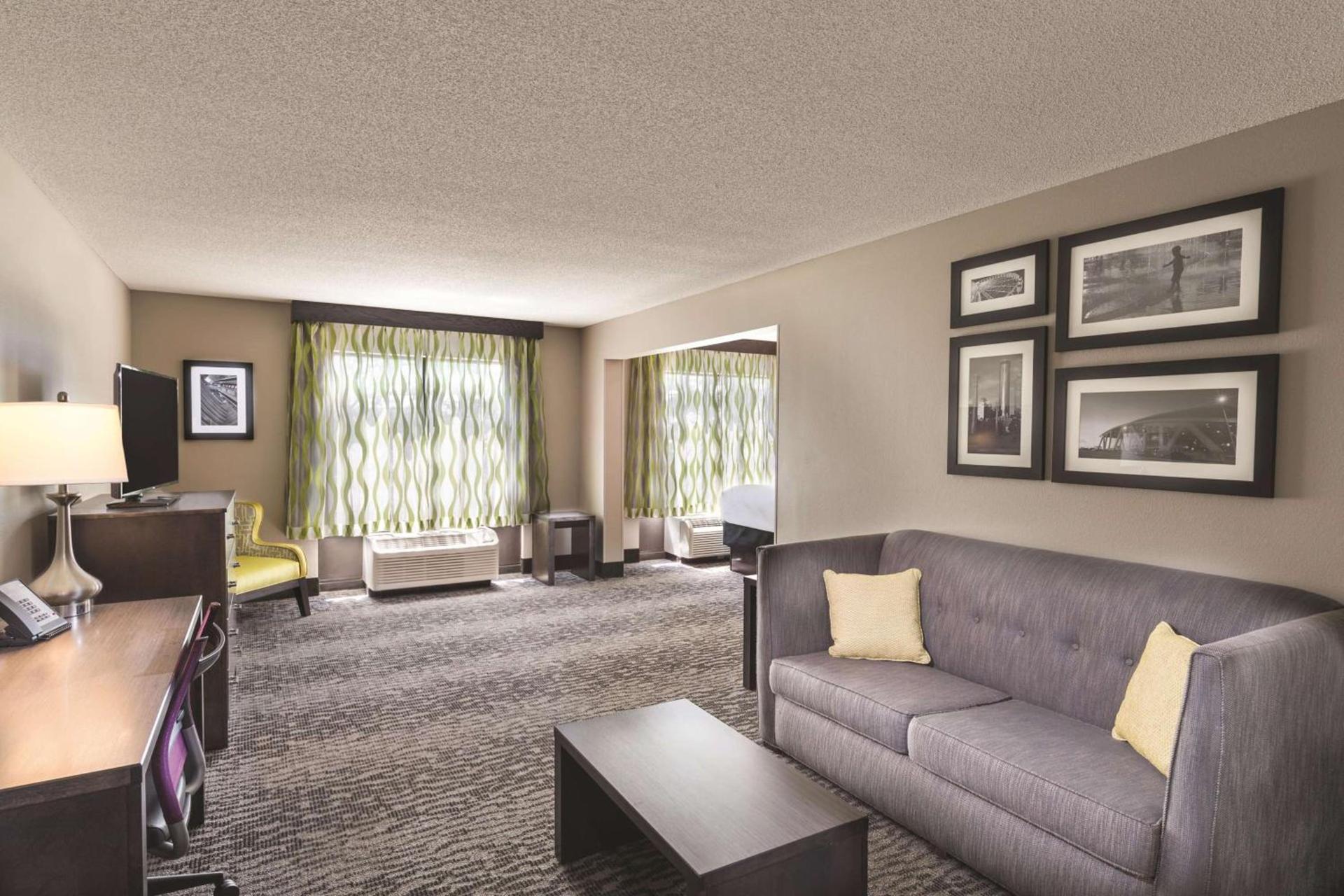 La Quinta by Wyndham Kennesaw photo 46