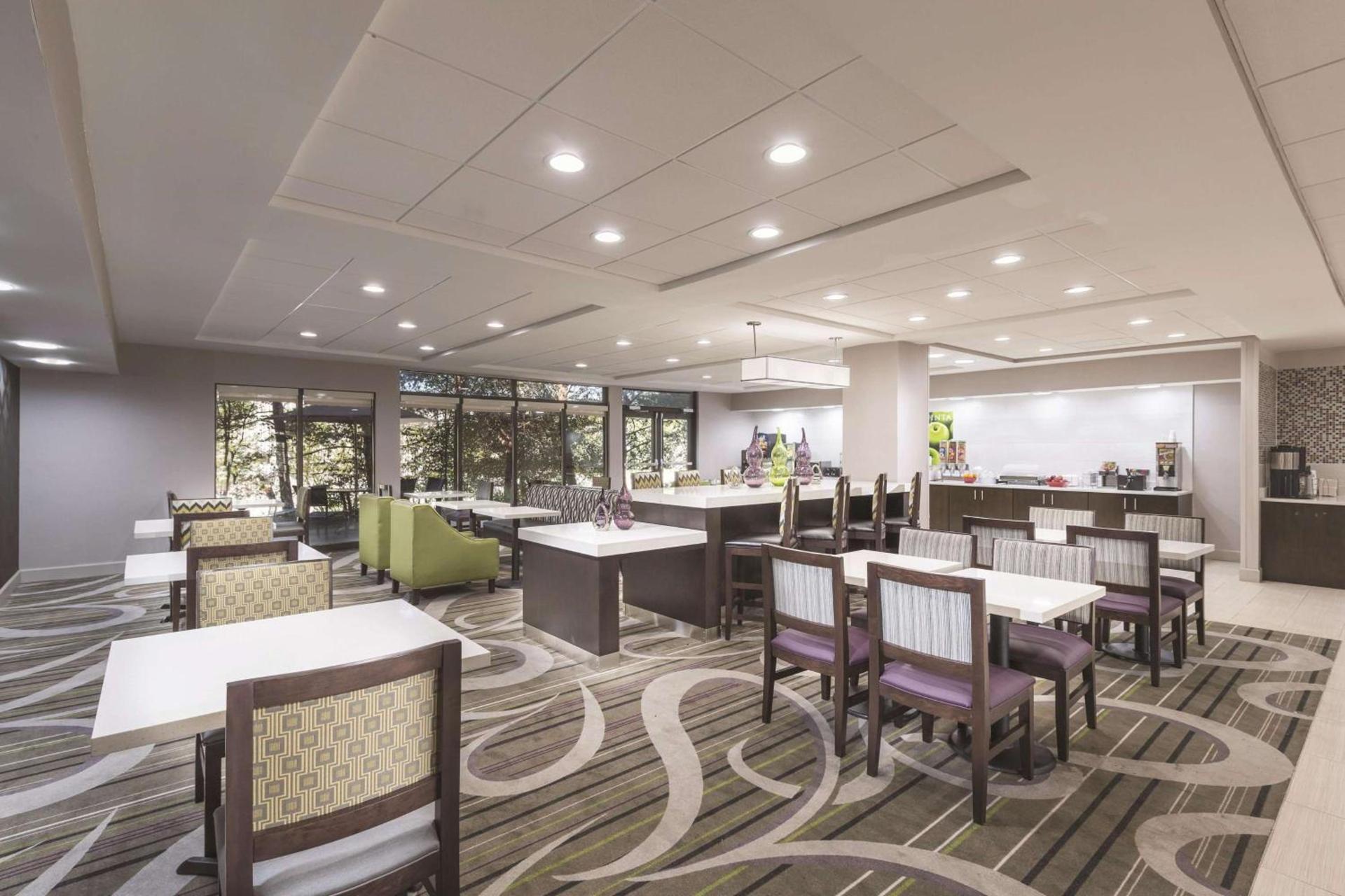 La Quinta by Wyndham Kennesaw photo 44