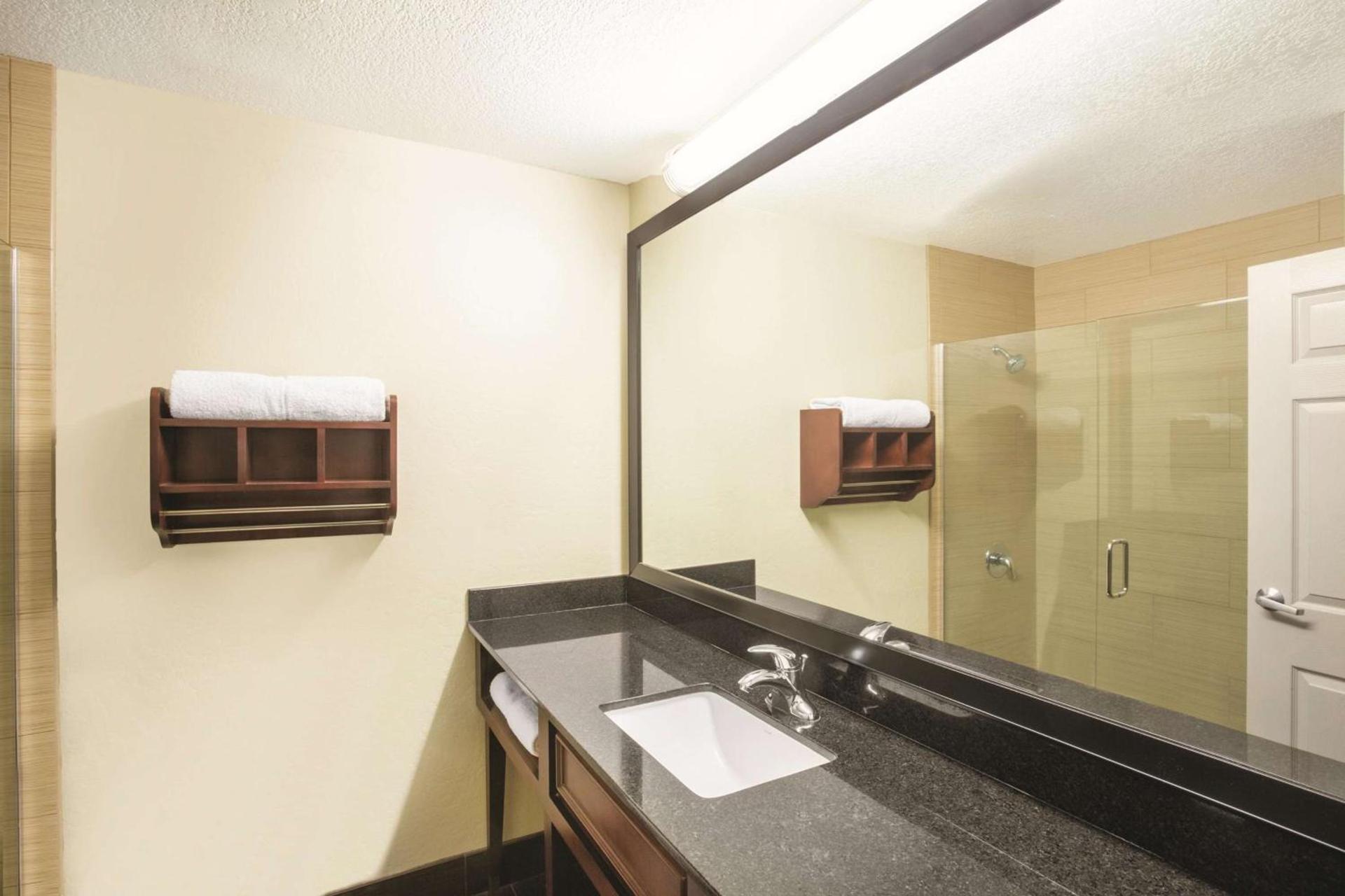La Quinta by Wyndham Conference Center Prescott photo 23