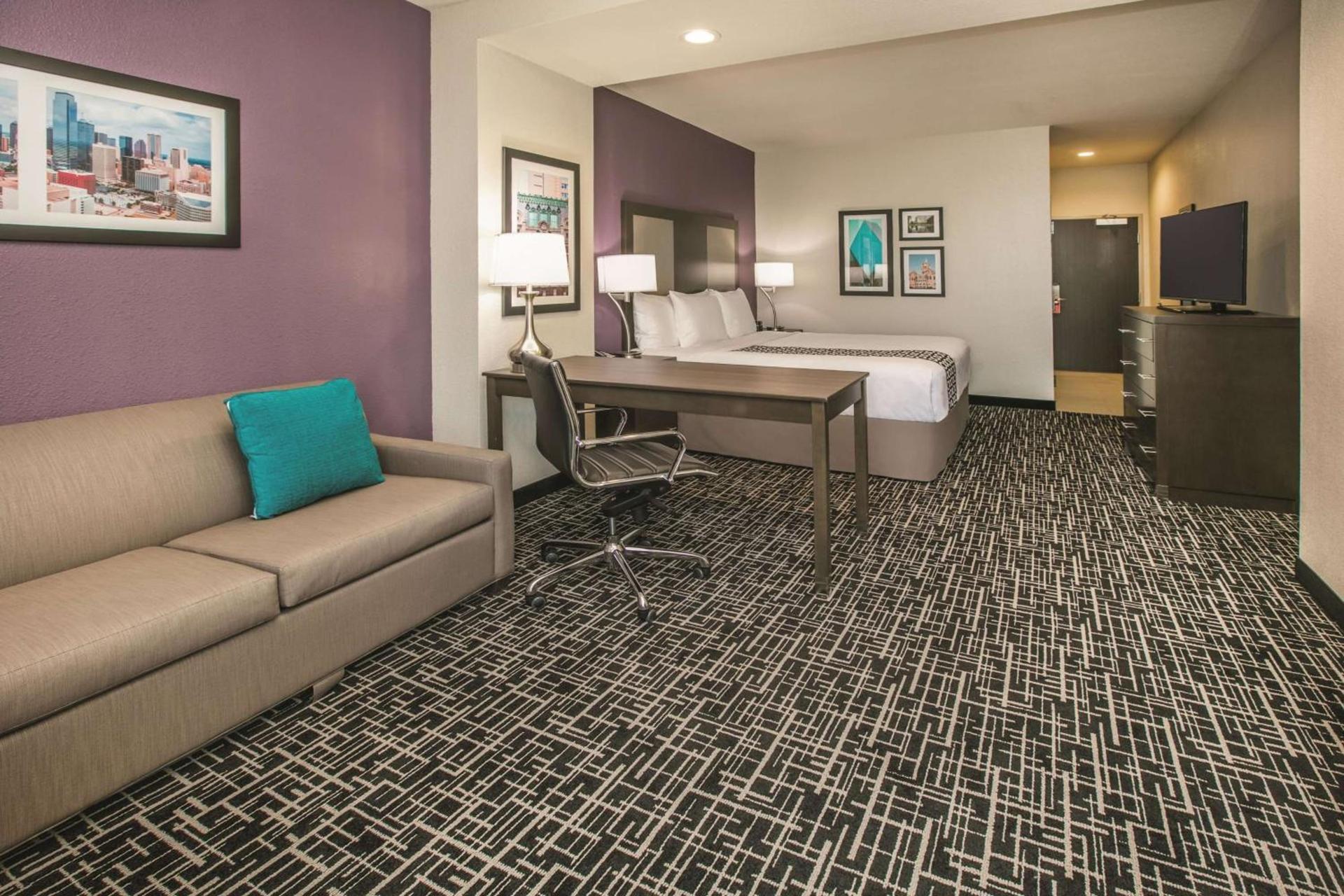 La Quinta by Wyndham Dallas - Richardson photo 3