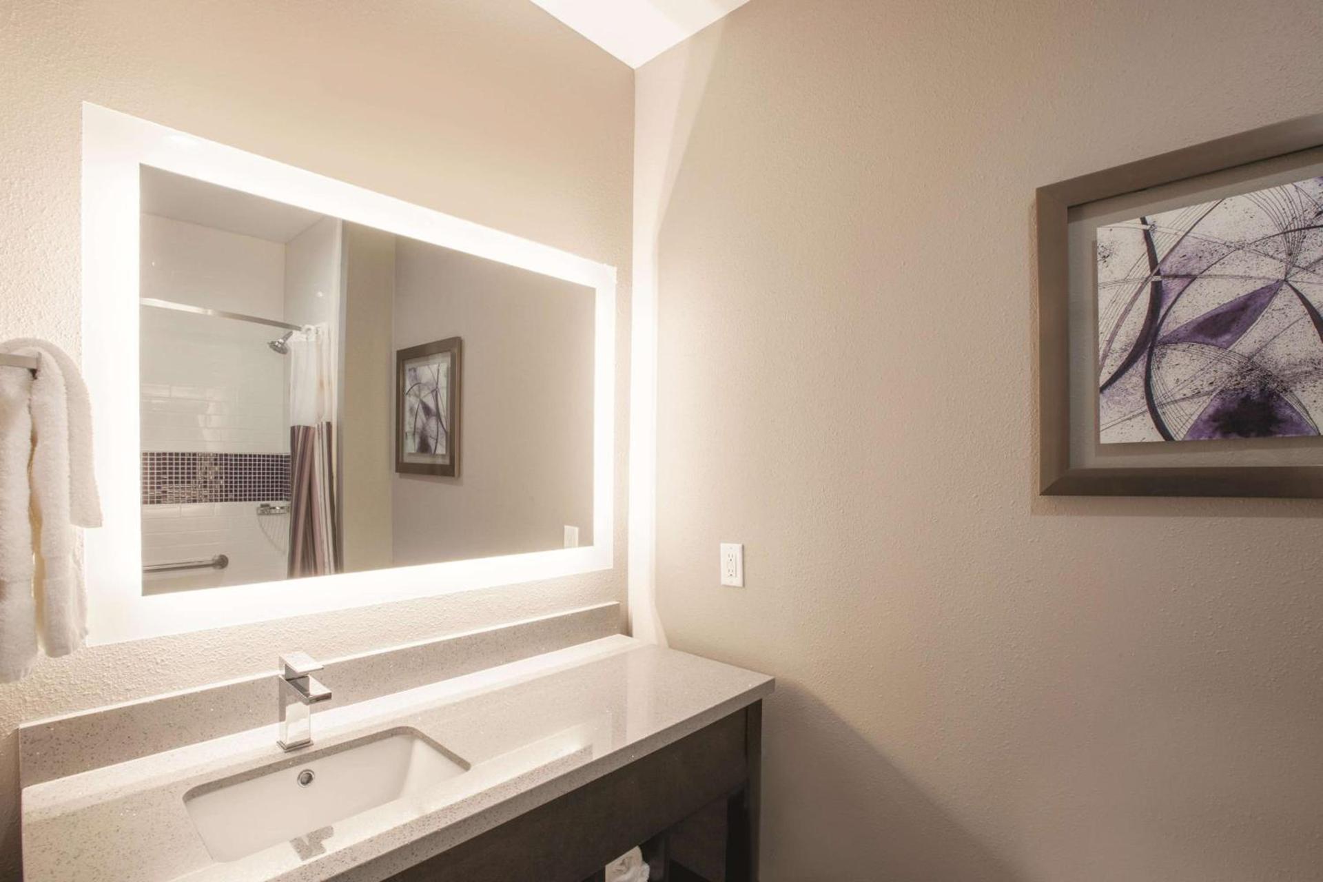 La Quinta by Wyndham Kingsville photo 15
