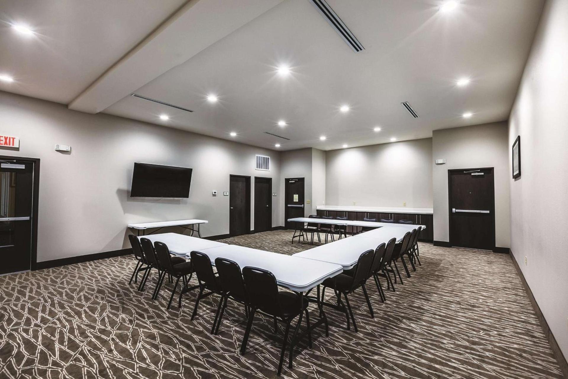 Comfort Inn & Suites photo 20