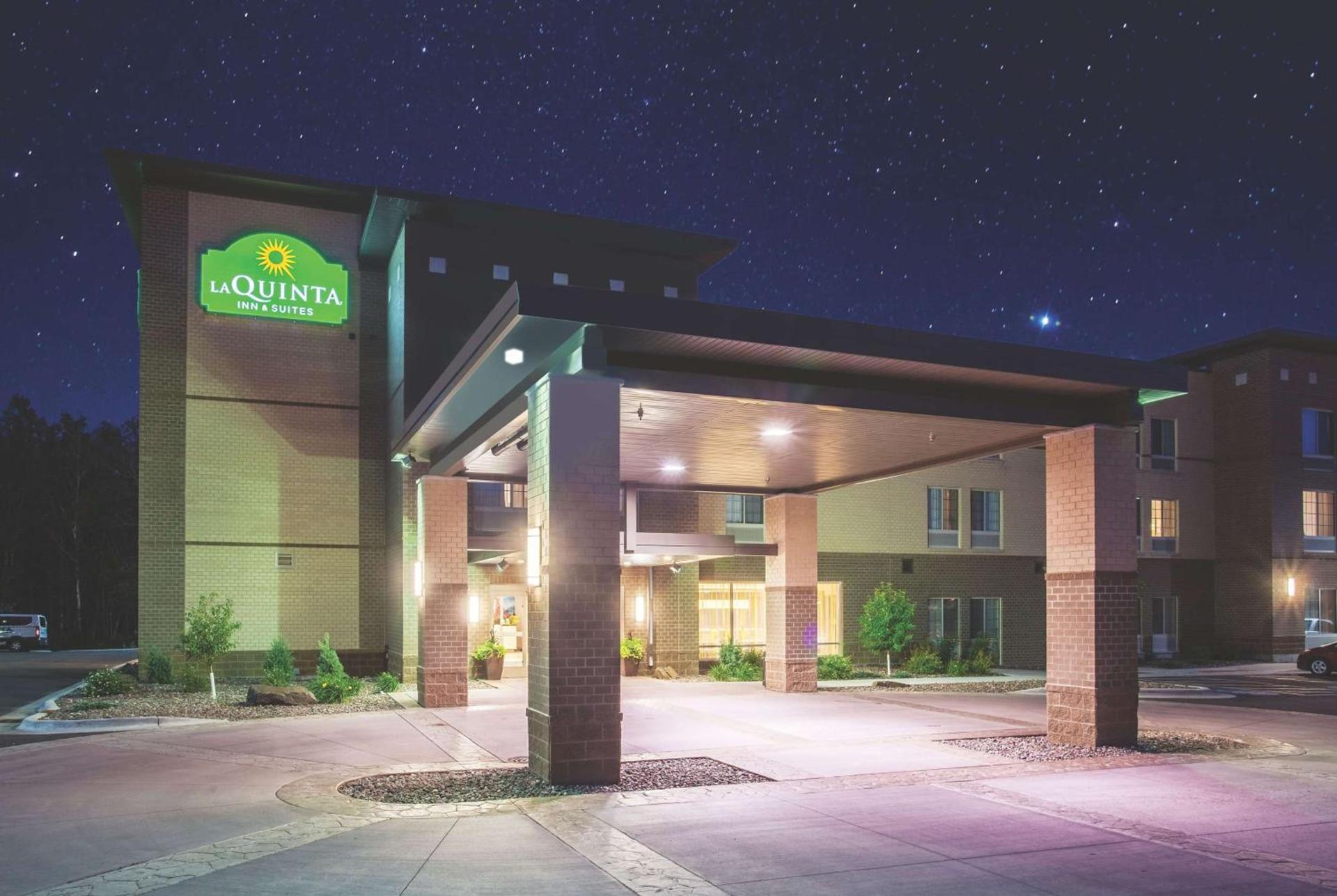 La Quinta by Wyndham Duluth photo 11