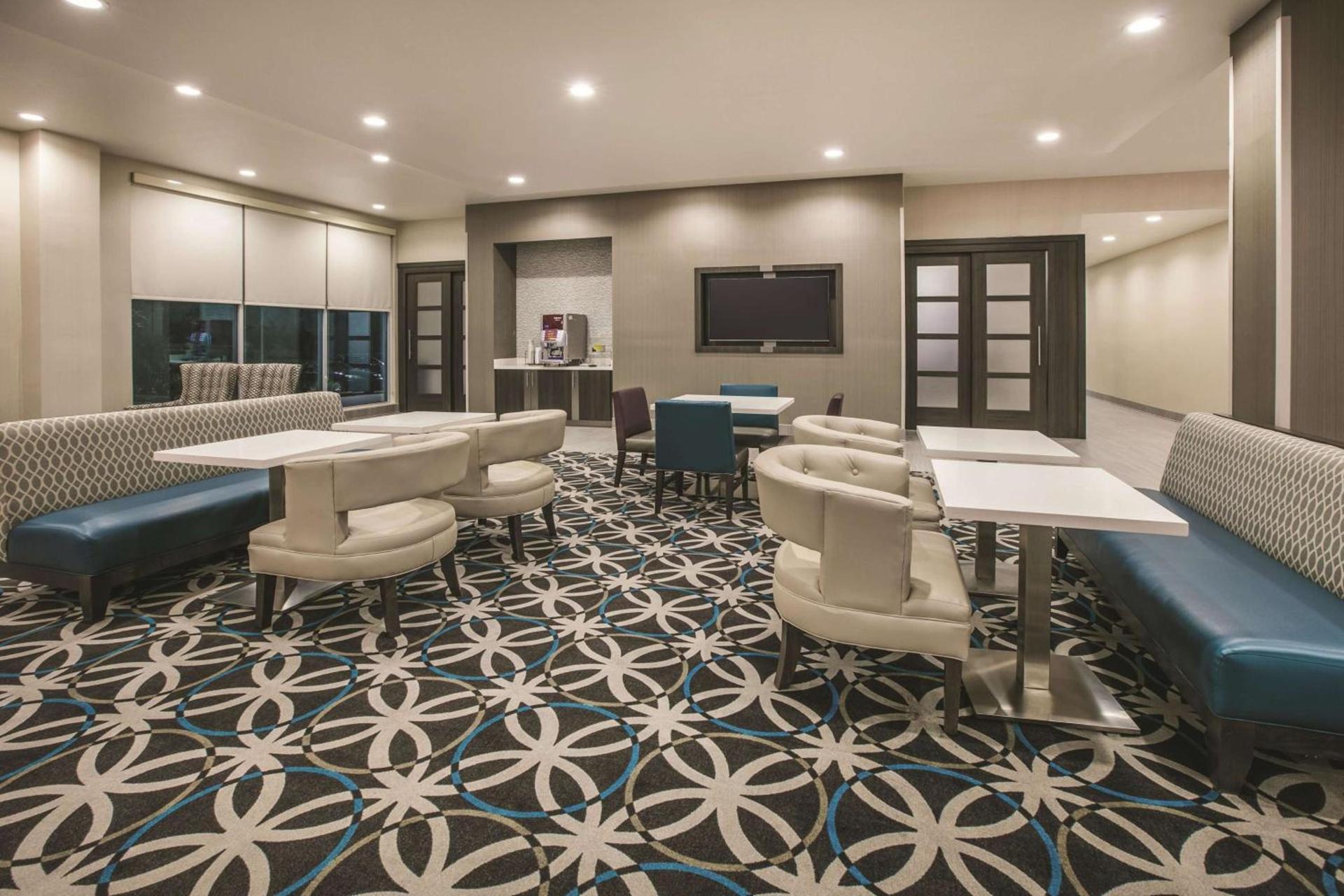 La Quinta by Wyndham Dallas - Richardson photo 12