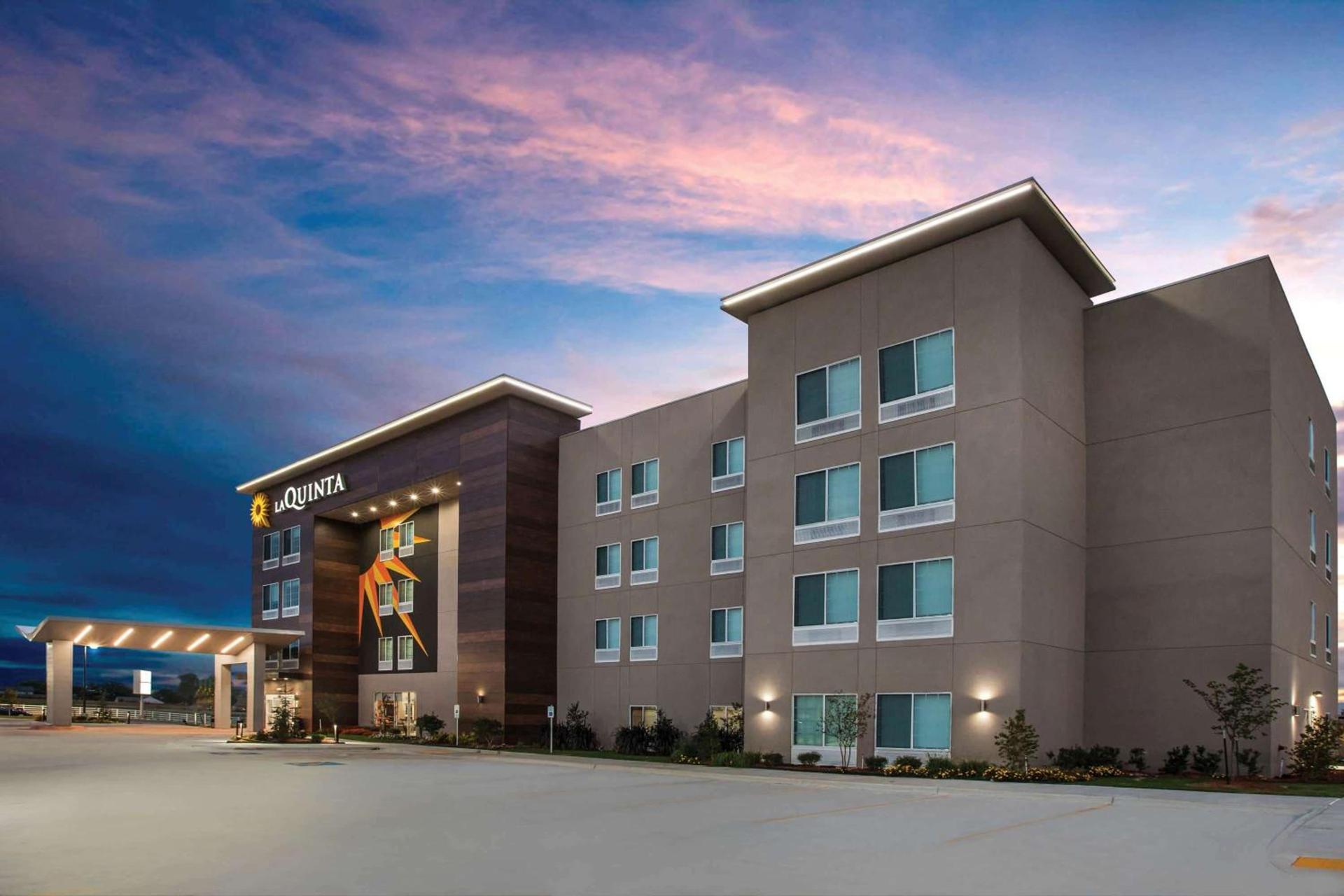 La Quinta by Wyndham Owasso — hotel in Owasso