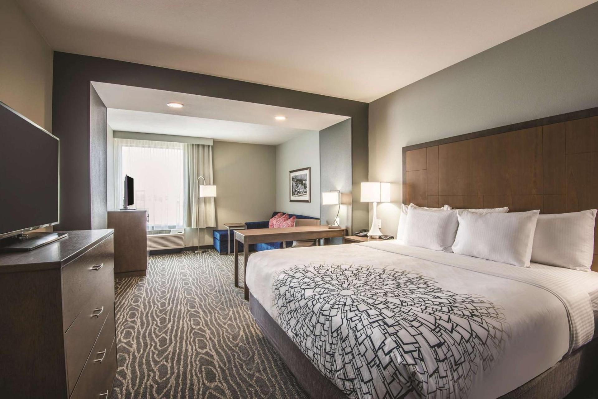 La Quinta by Wyndham Kingman photo 8