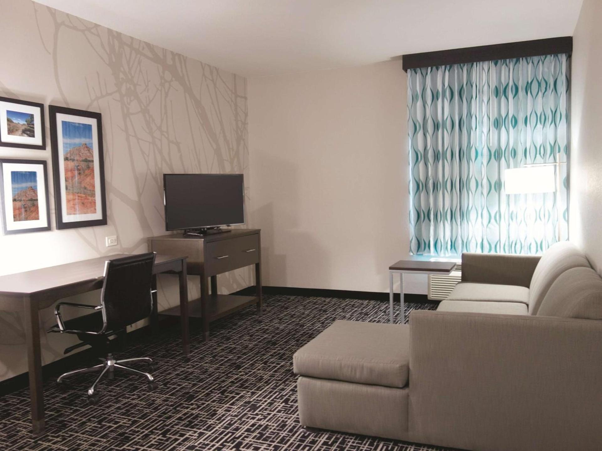 La Quinta by Wyndham Pampa photo 61