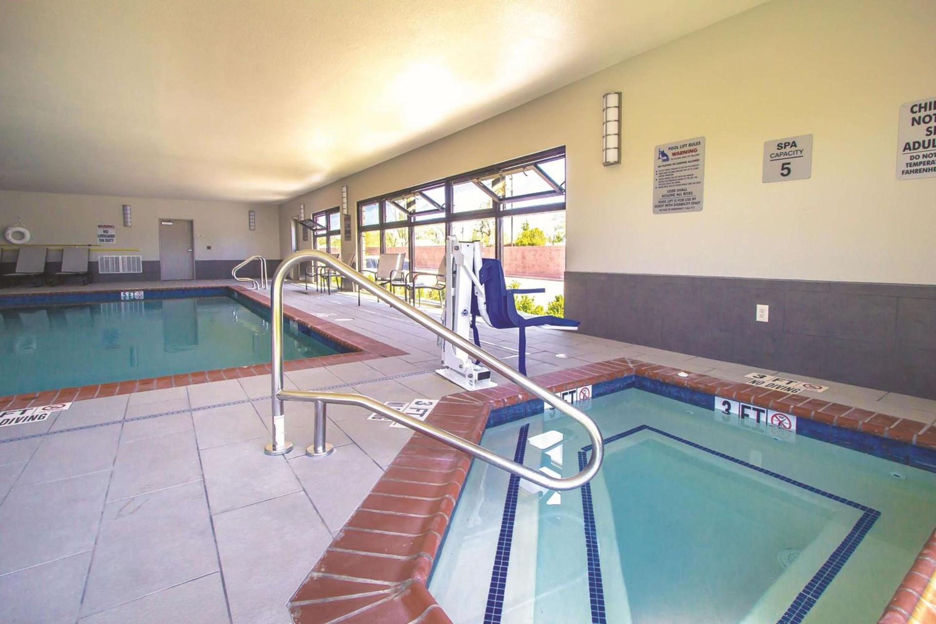 La Quinta by Wyndham Pampa photo 58