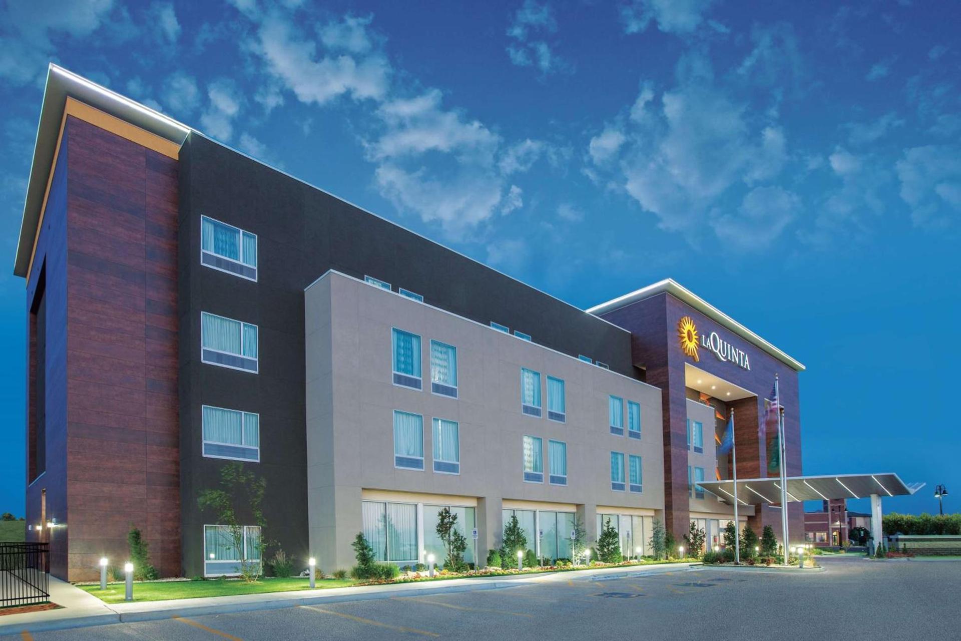 La Quinta by Wyndham Tulsa Broken Arrow photo 2