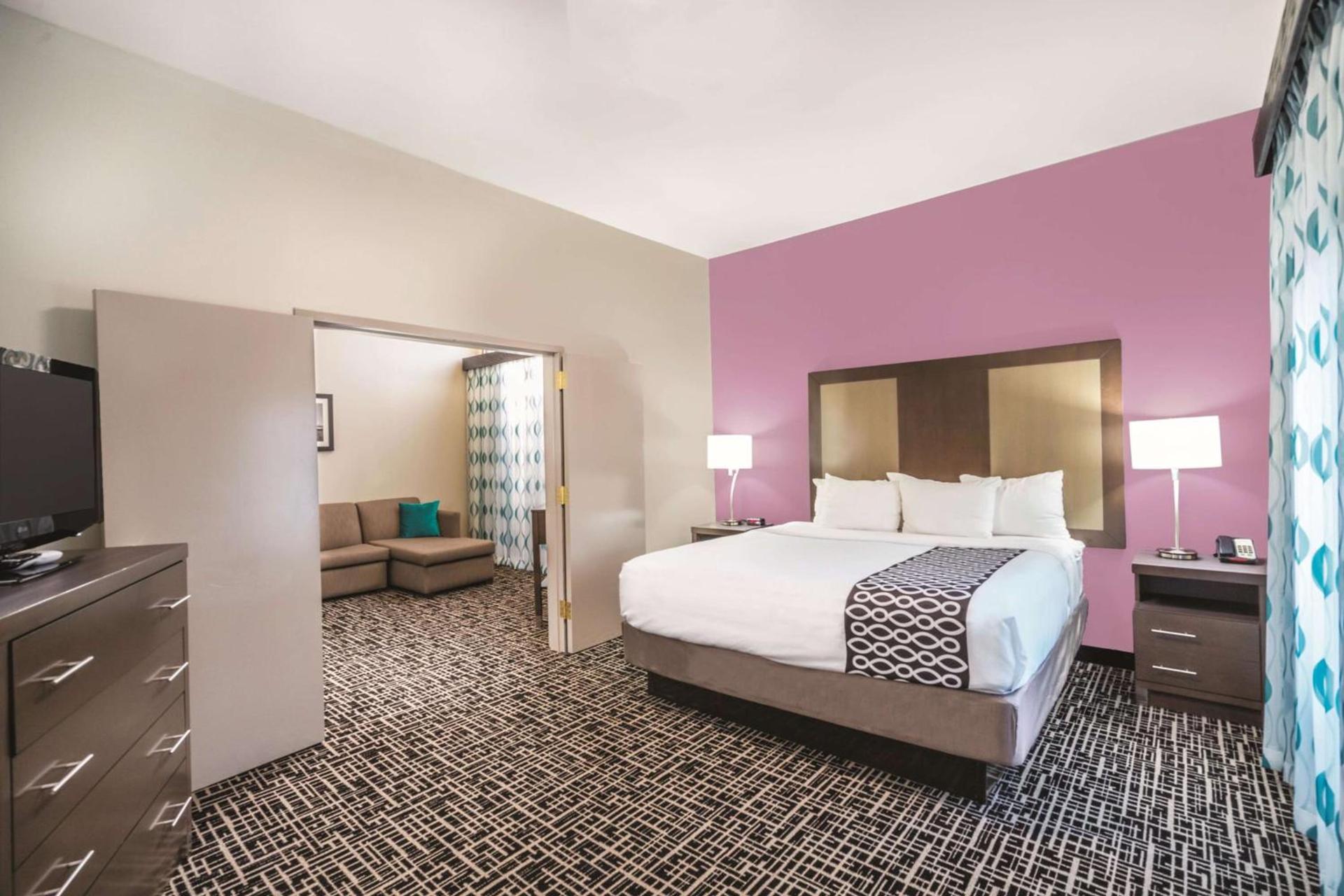 La Quinta by Wyndham Loudon photo 12