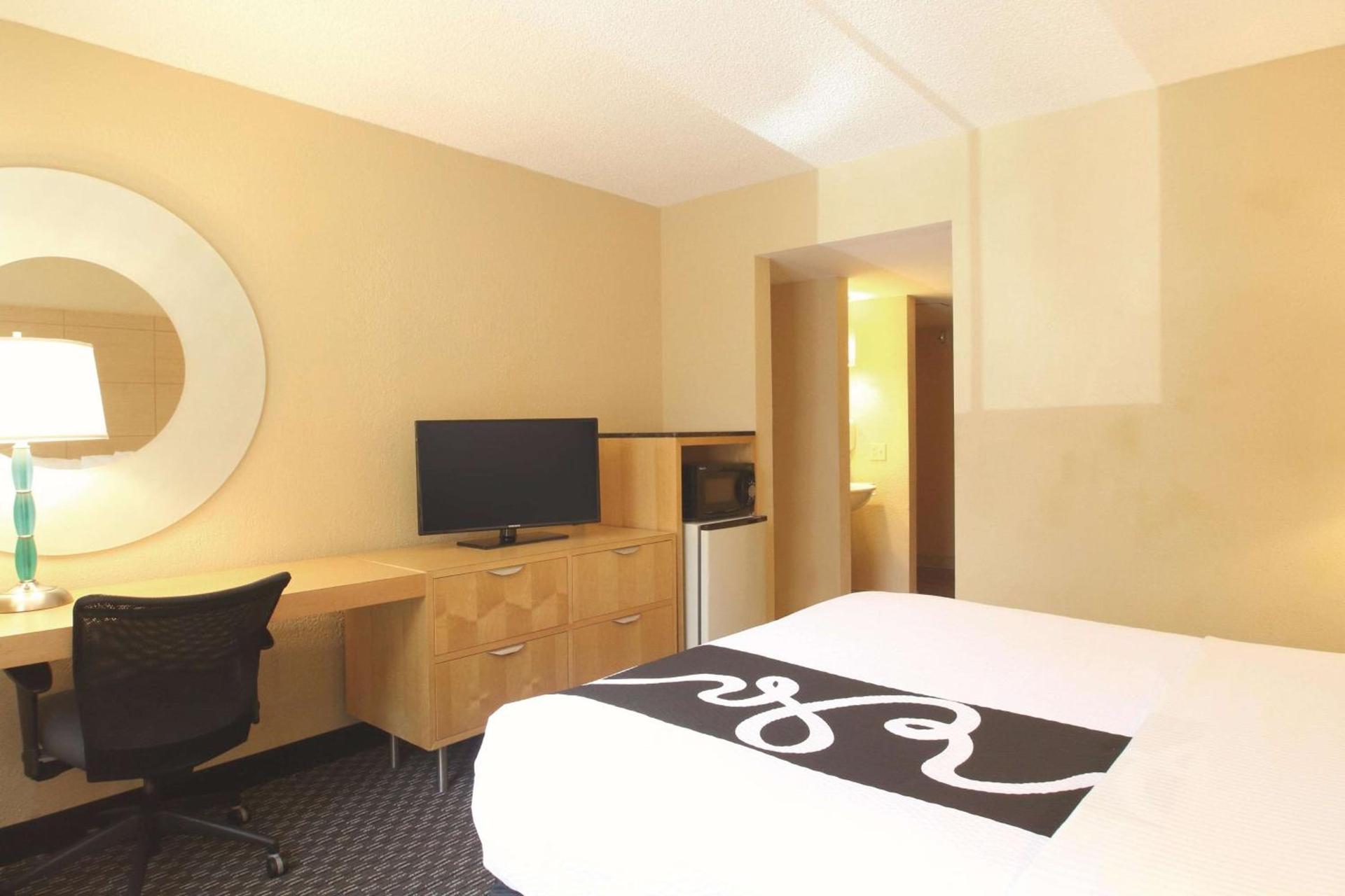 La Quinta by Wyndham Coral Springs South photo 10