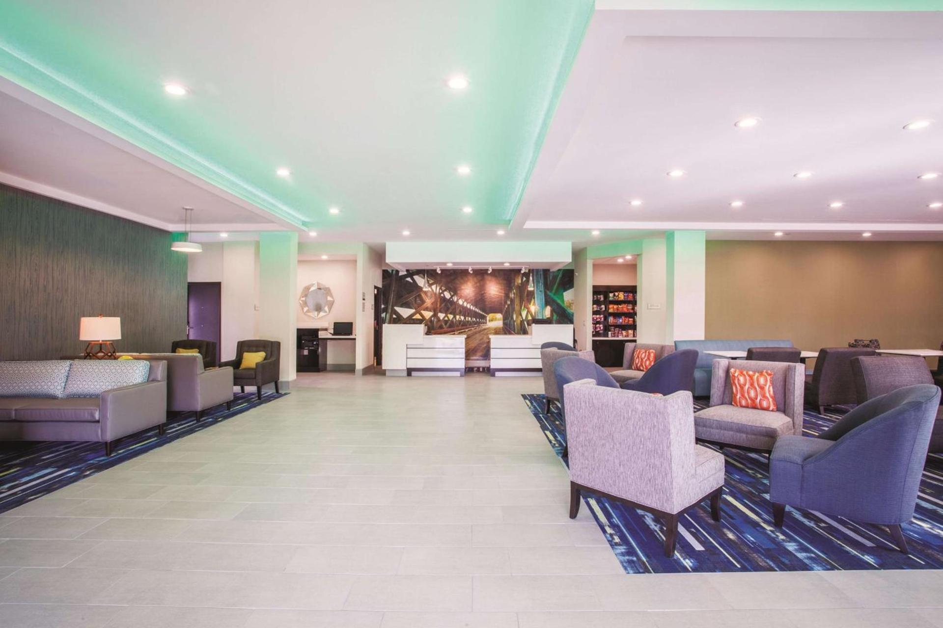 La Quinta by Wyndham Cullman photo 2