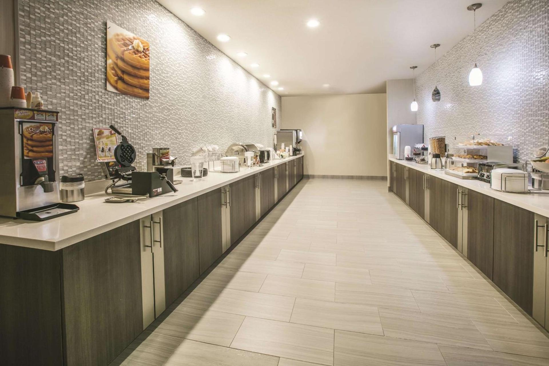 La Quinta by Wyndham Dallas - Richardson photo 22