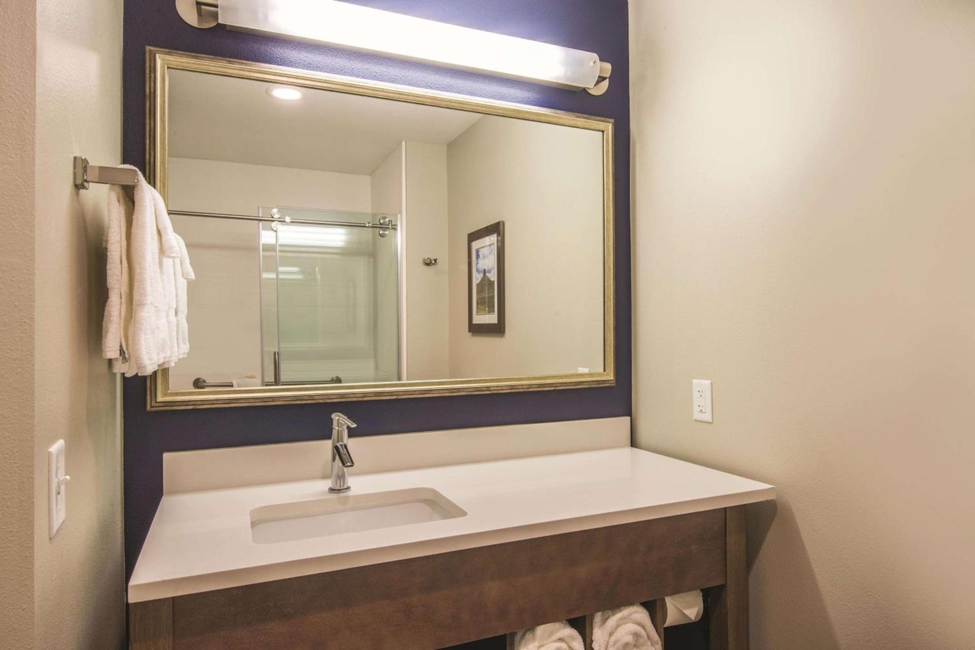 La Quinta by Wyndham Kingman photo 14