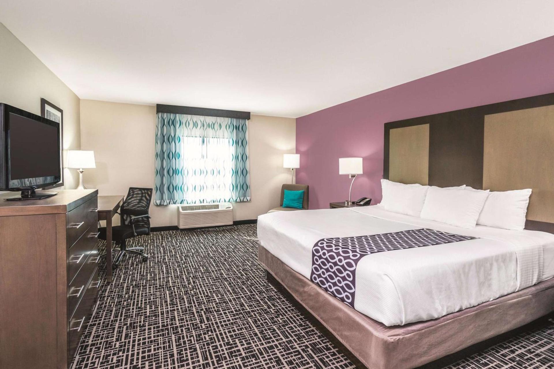 La Quinta by Wyndham Loudon photo 8