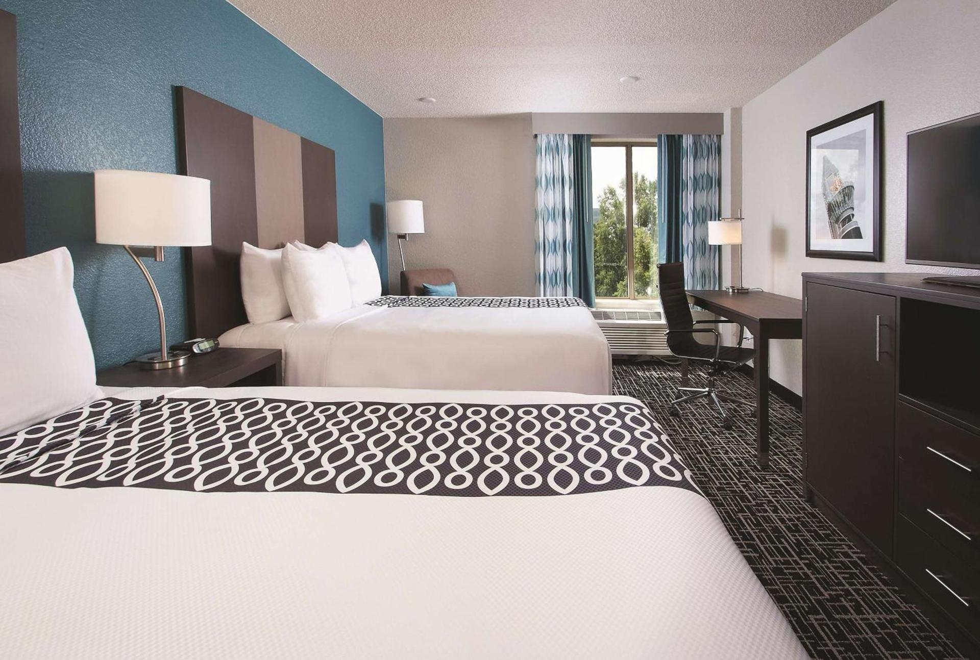 La Quinta by Wyndham Atlanta Airport North photo 25