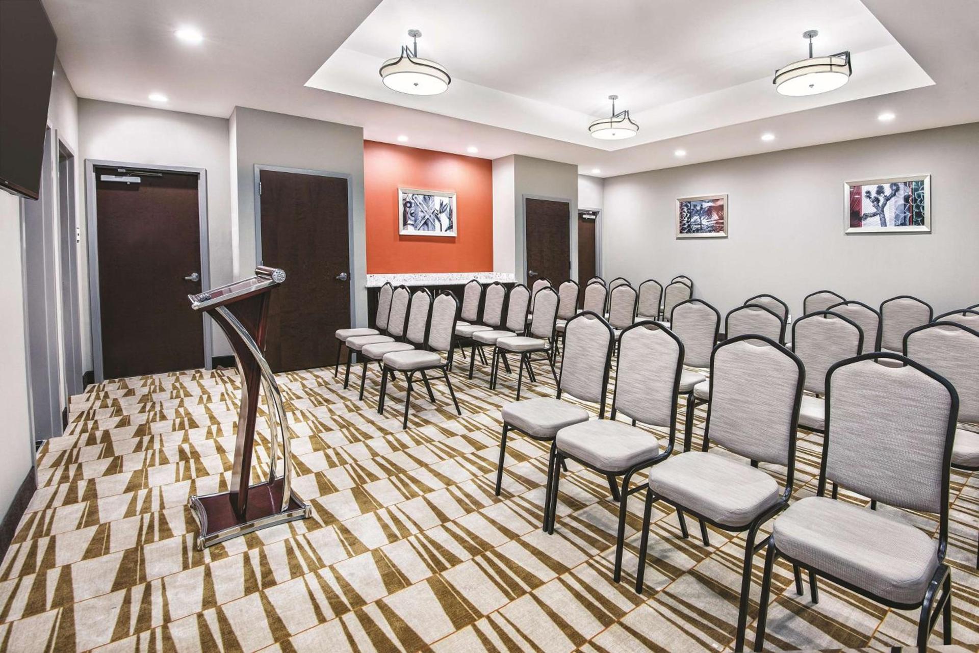 La Quinta by Wyndham San Antonio by Frost Bank Center photo 22