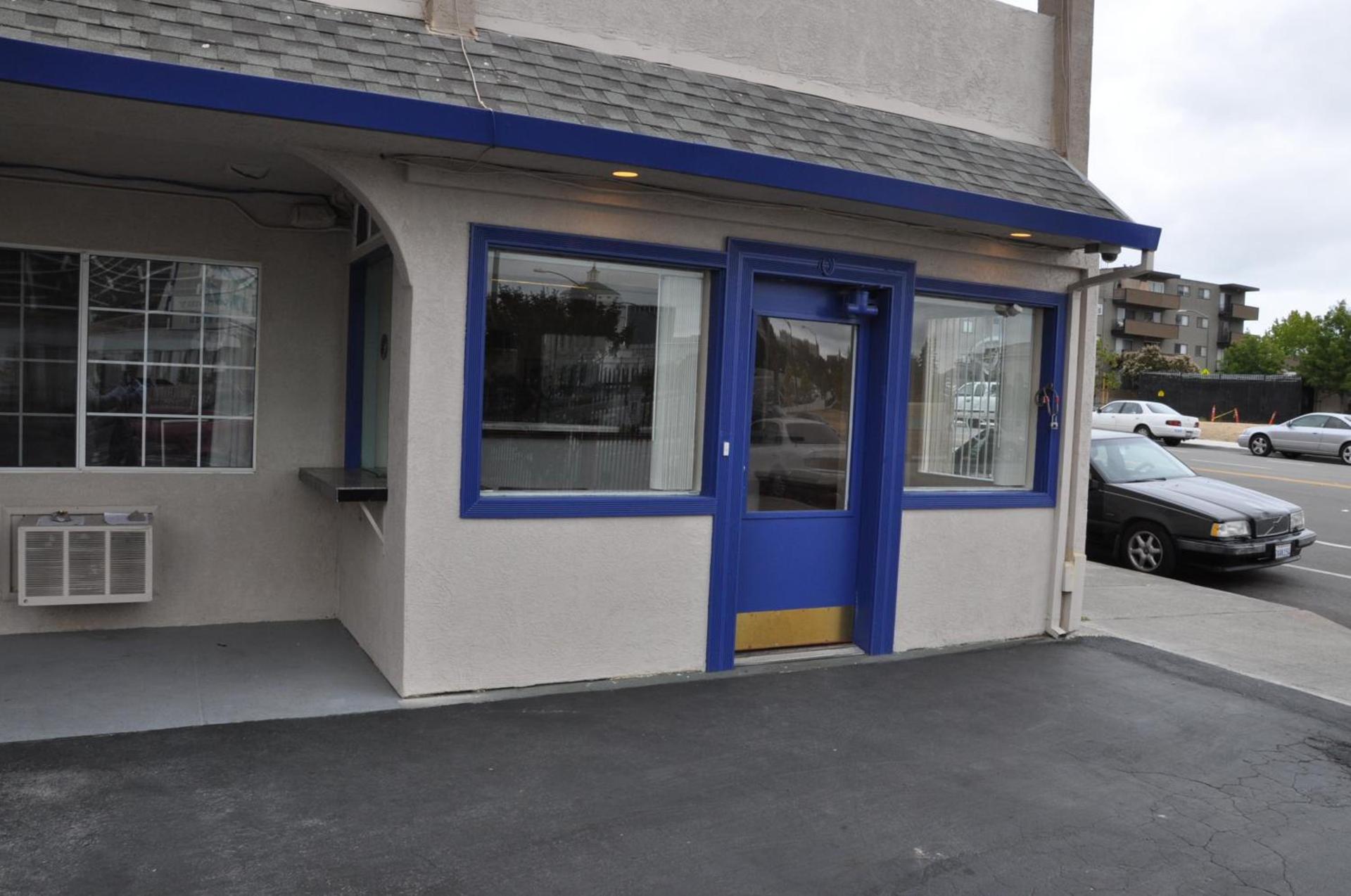 Econo Lodge Oakland Lake Merritt Area photo 8