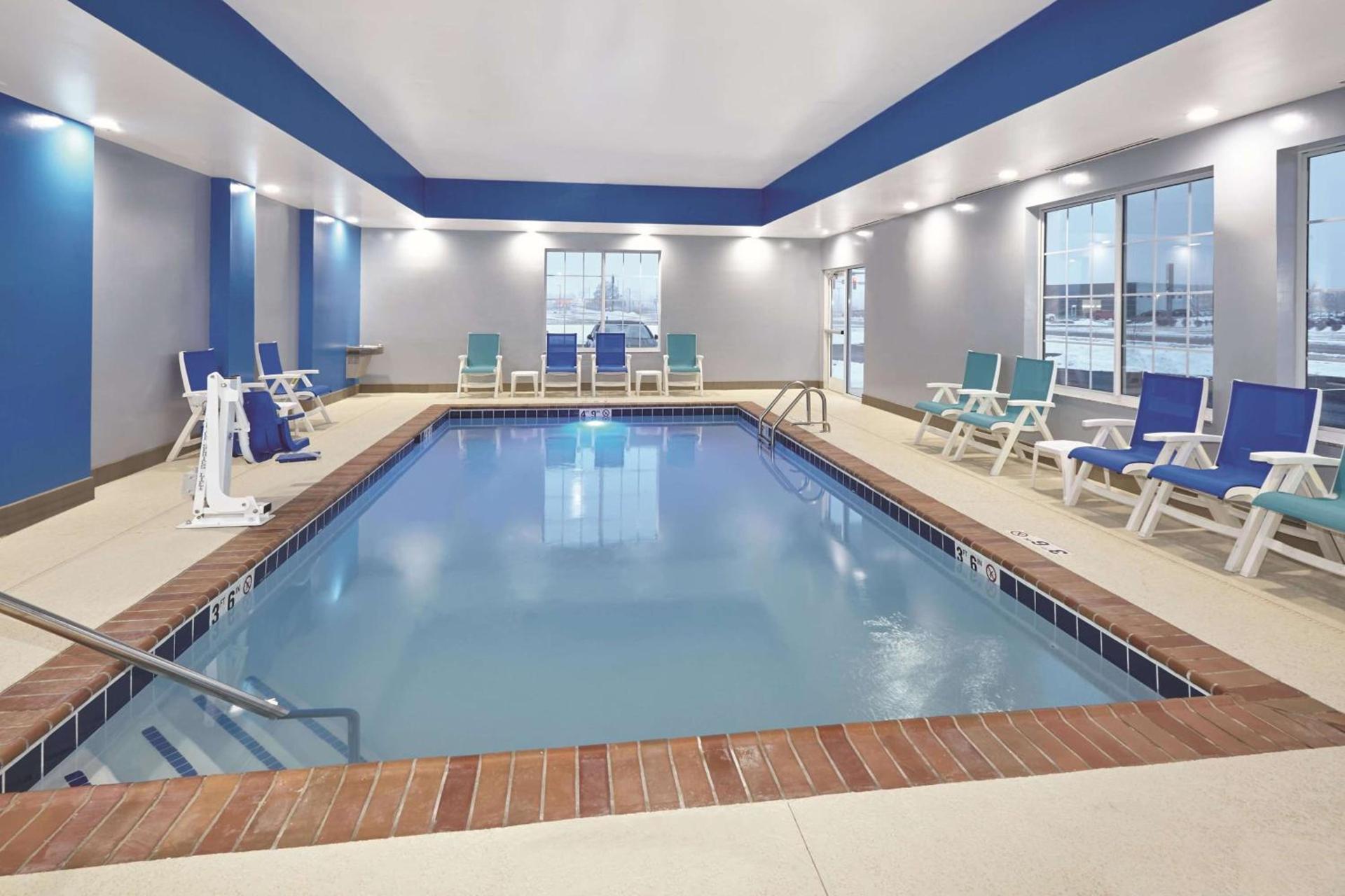 La Quinta by Wyndham Springfield IL photo 11