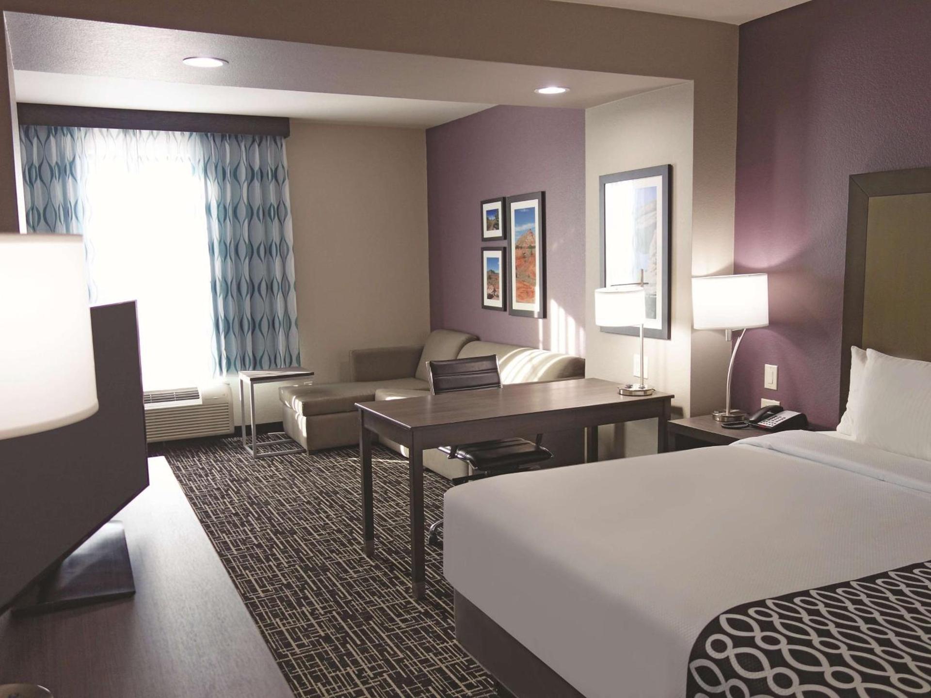 La Quinta by Wyndham Pampa photo 44