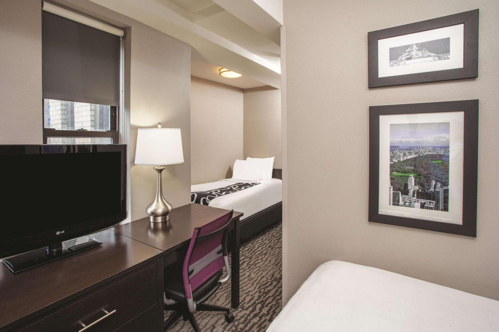 La Quinta by Wyndham New York City Central Park photo 4