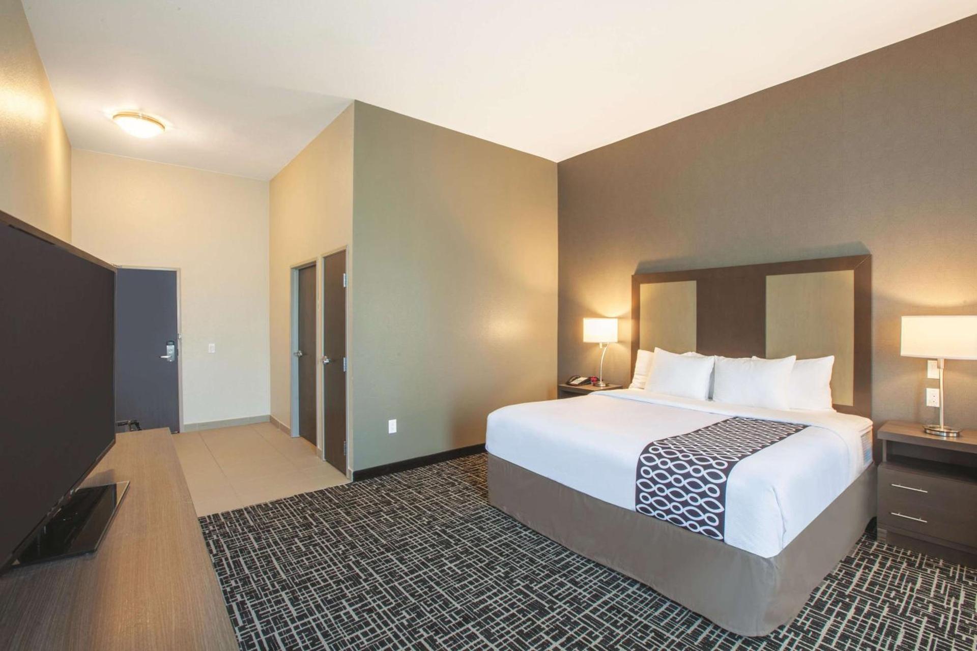 La Quinta by Wyndham San Marcos Outlet Mall photo 28