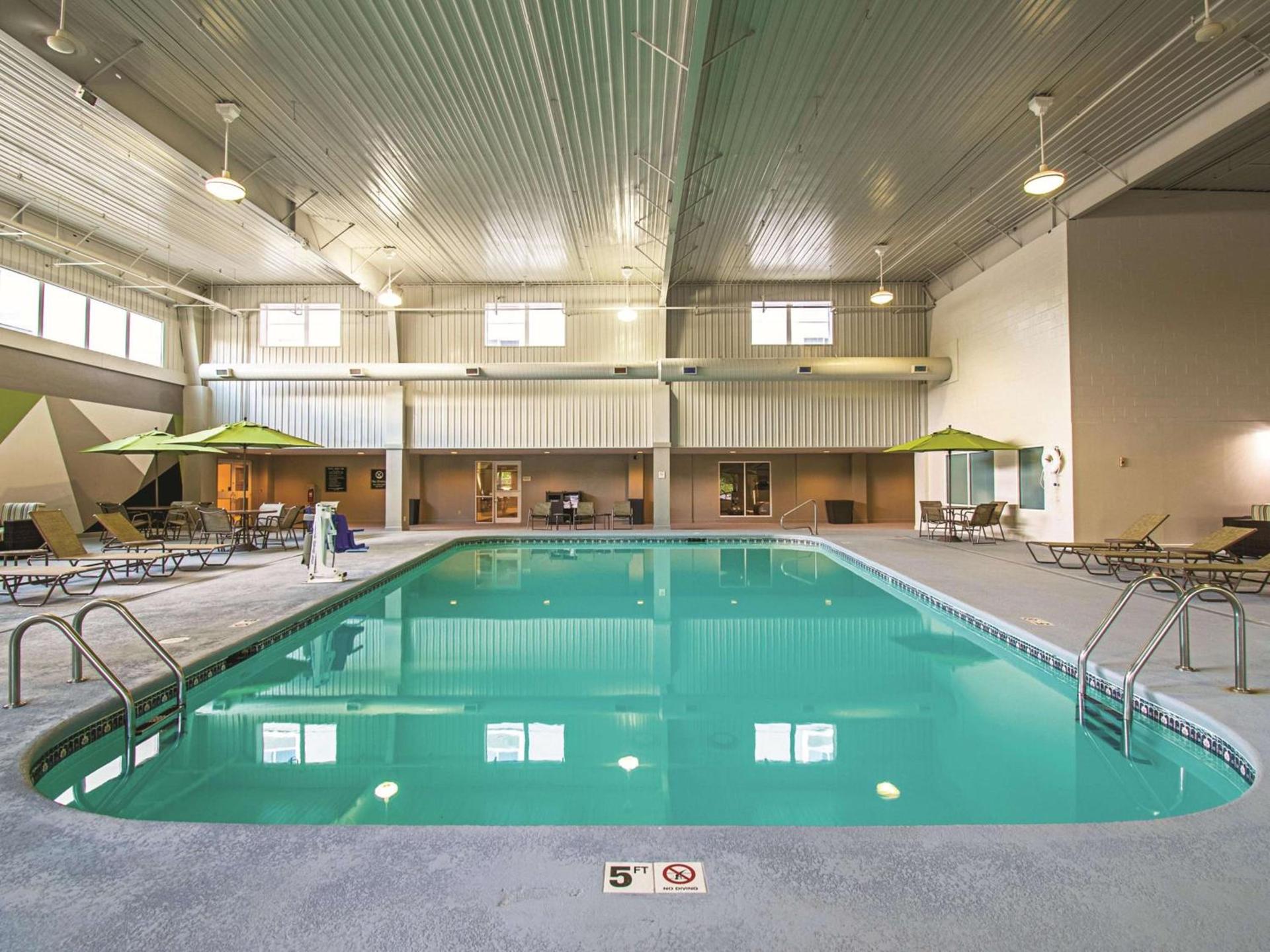 La Quinta by Wyndham Cincinnati Sharonville photo 8