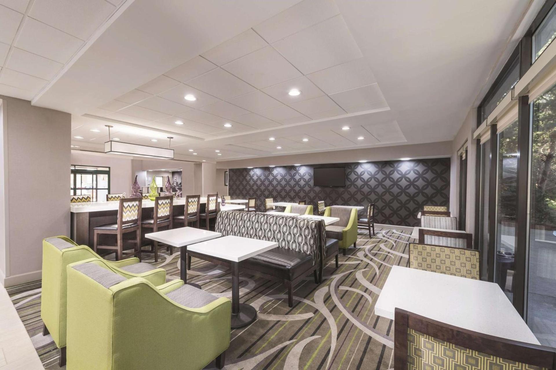 La Quinta by Wyndham Kennesaw photo 22