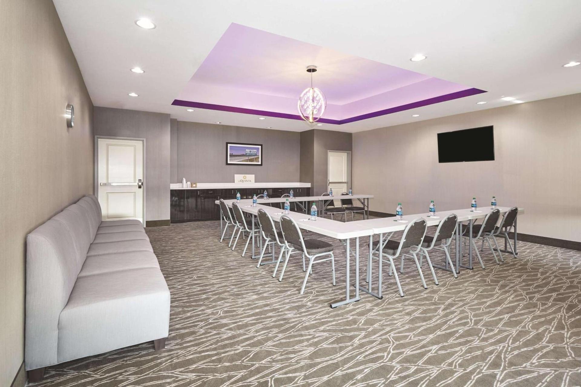La Quinta by Wyndham Springfield IL photo 4