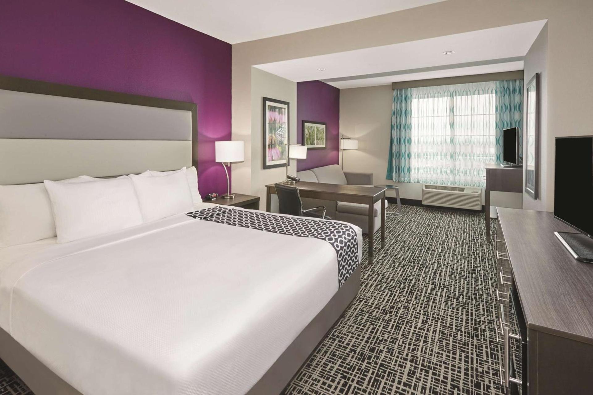 La Quinta by Wyndham Springfield IL photo 3