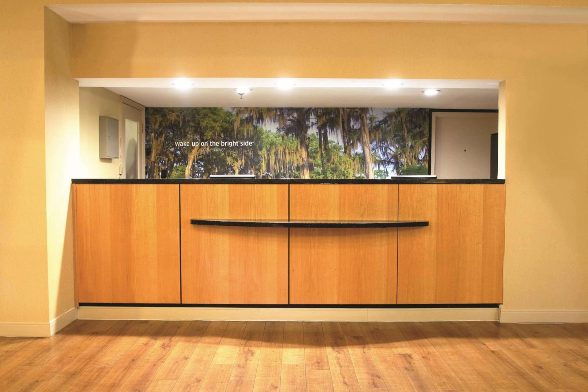La Quinta by Wyndham Coral Springs South photo 23
