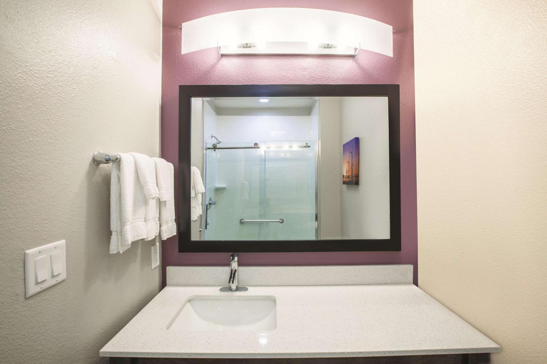 La Quinta by Wyndham San Marcos Outlet Mall photo 29
