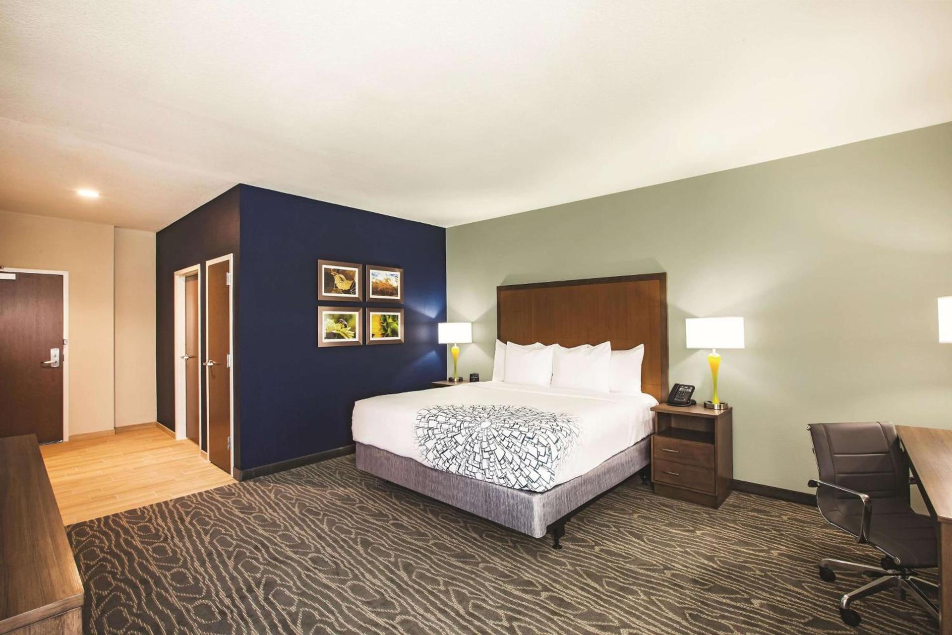 La Quinta by Wyndham Wichita Northeast photo 5