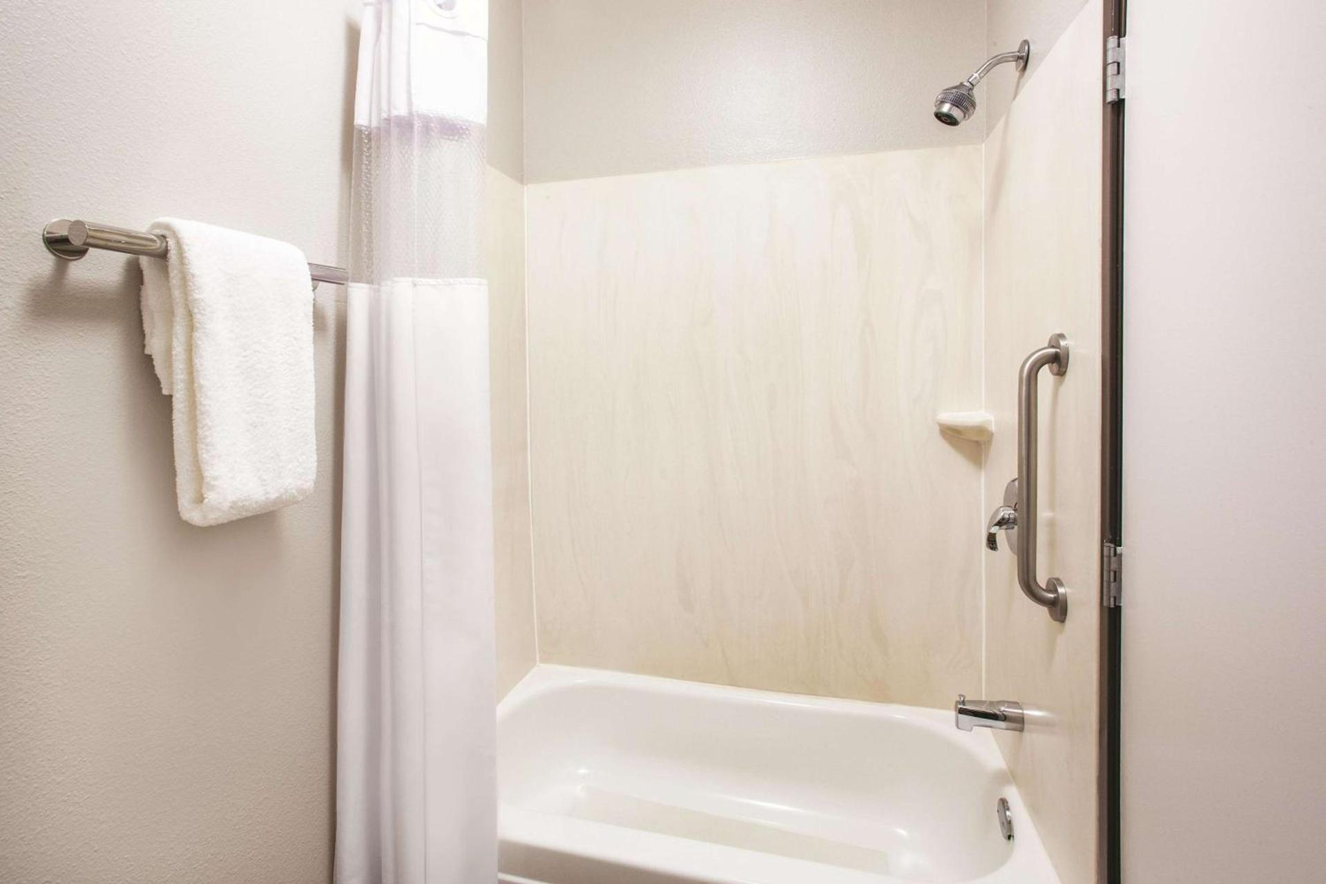 Fairfield by Marriott Inn & Suites Cedar Rapids North photo 3