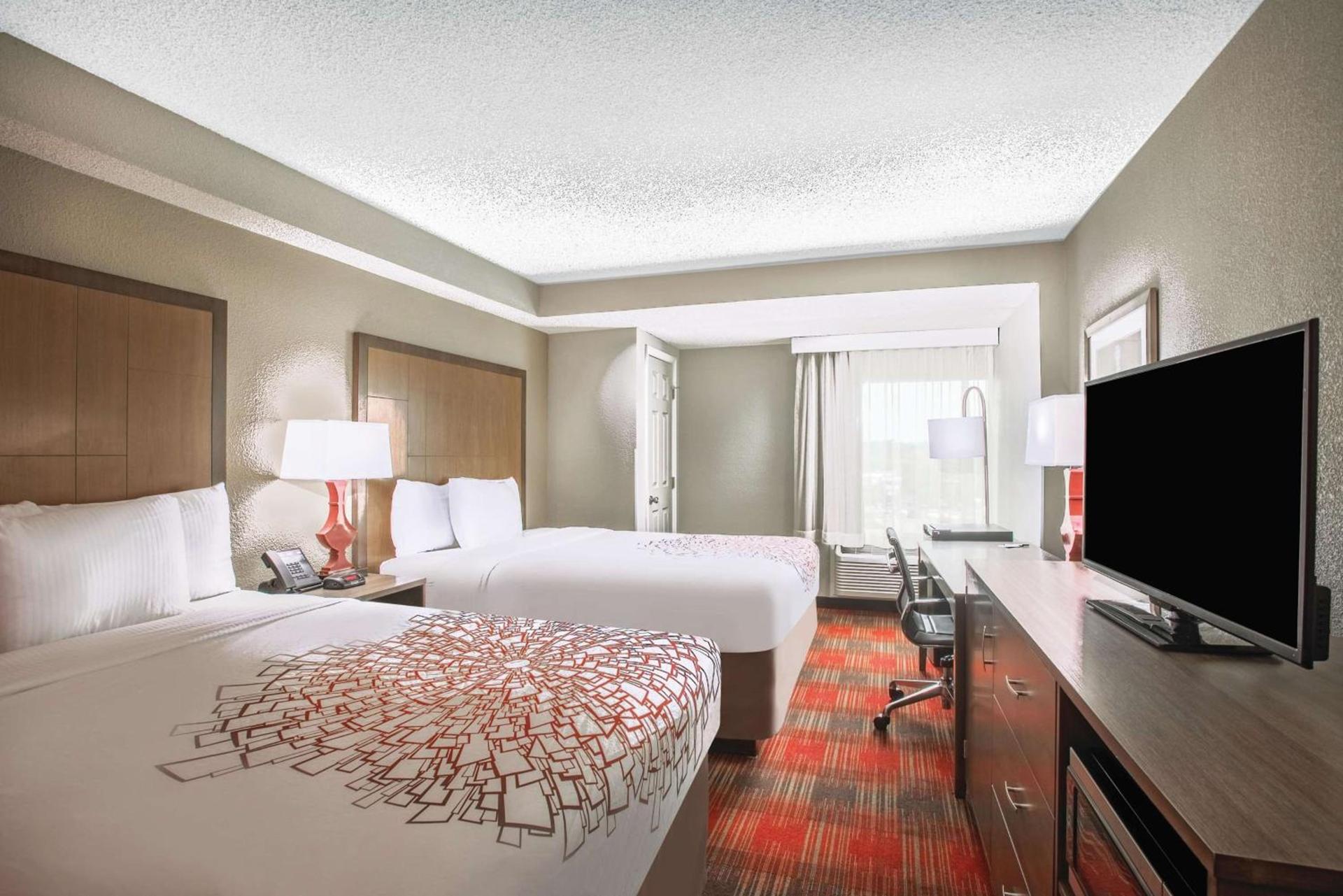 La Quinta Inn & Suites by Wyndham DC Metro Capital Beltway photo 37